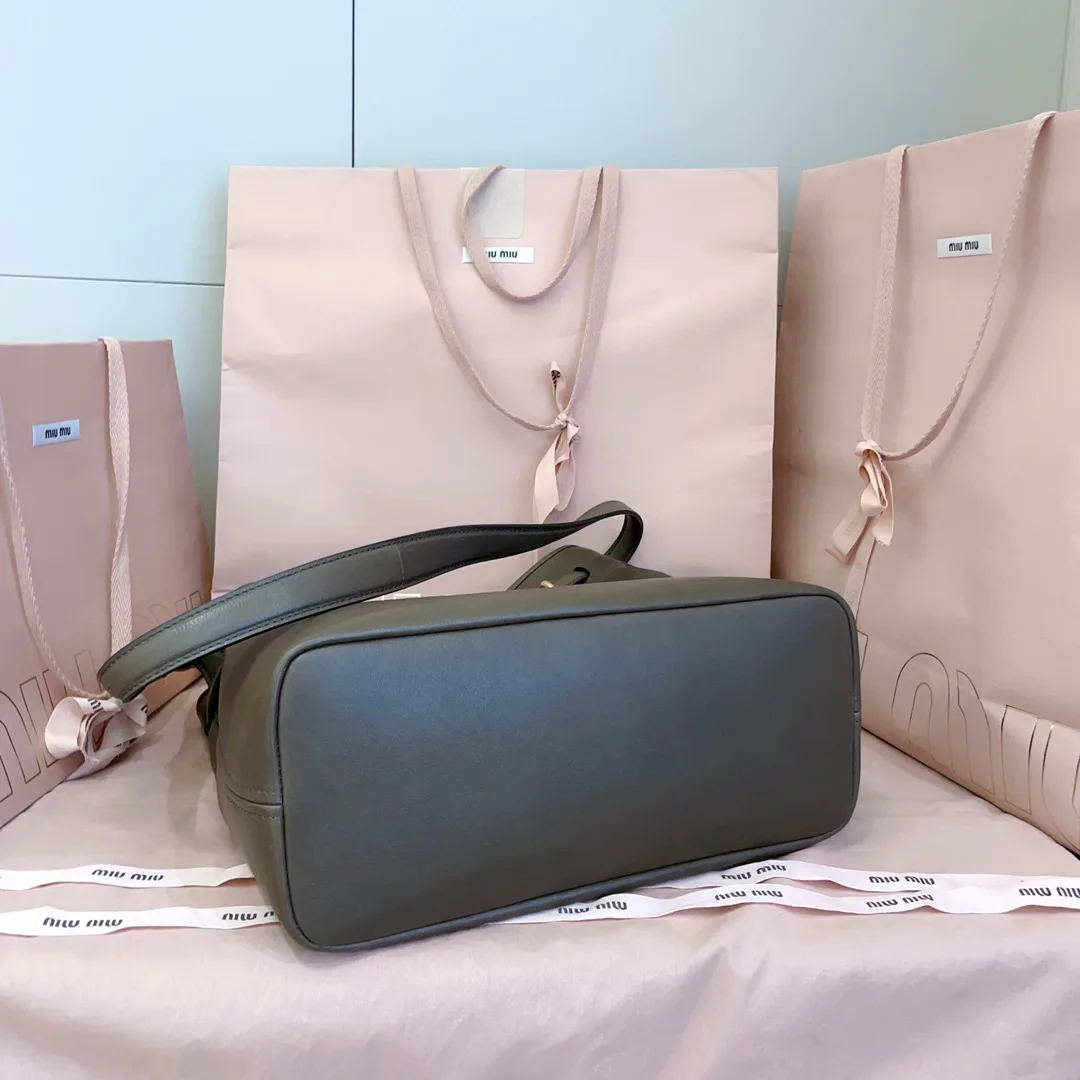 Классические Сумки Женские Miu Miu 18602511