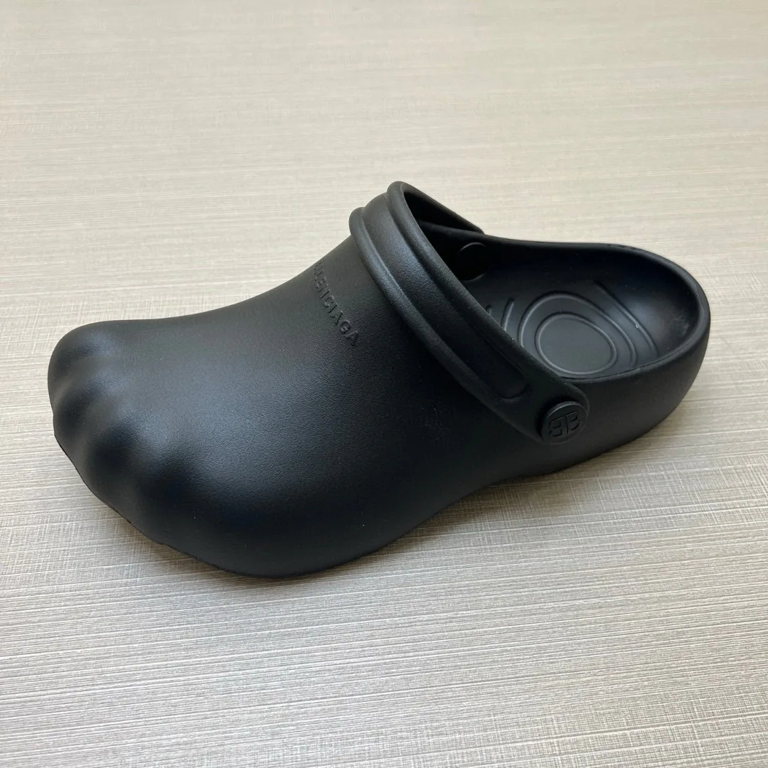 Women's Flip-Flops BALENCIAGA 17078816