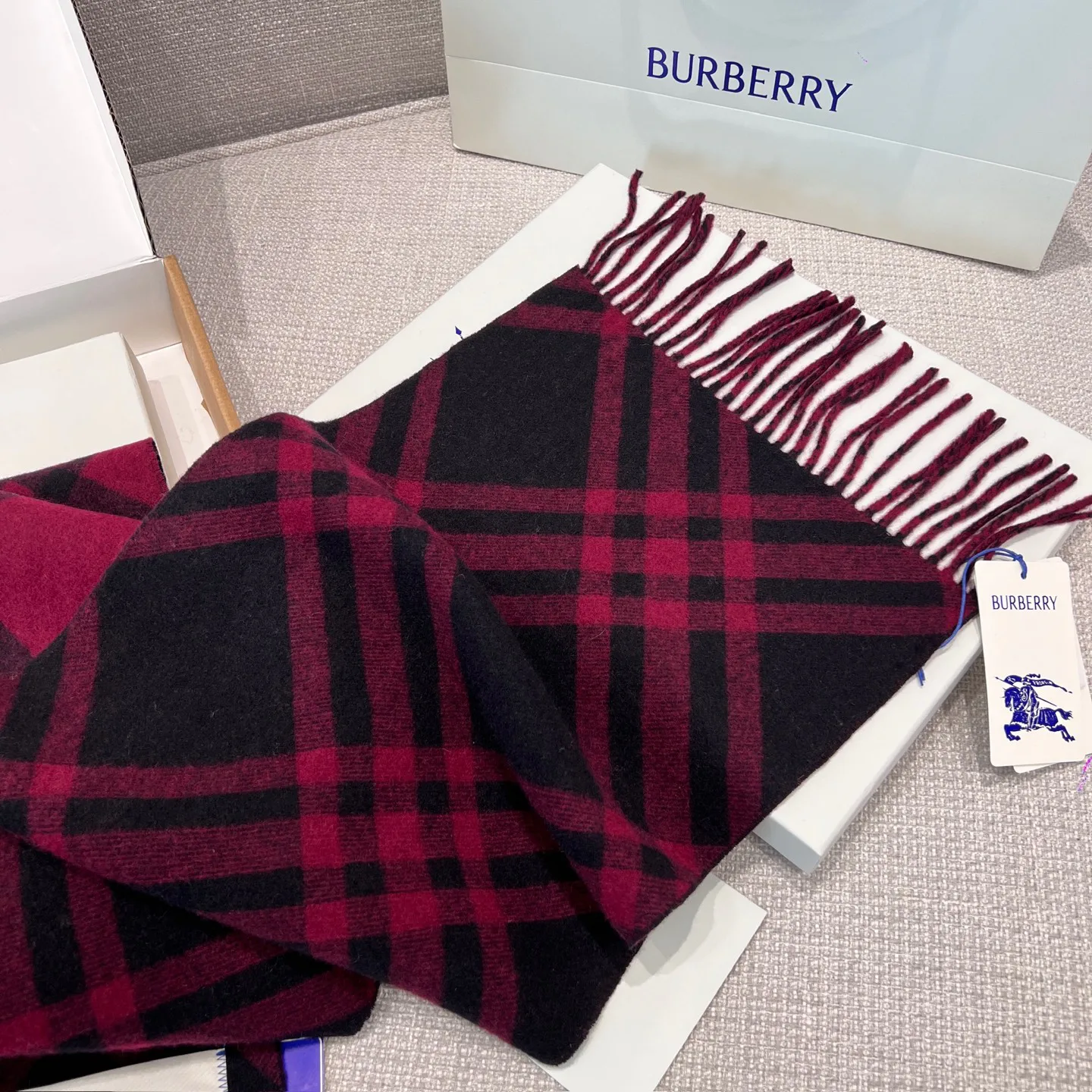 Scarves BURBERRY 17945523