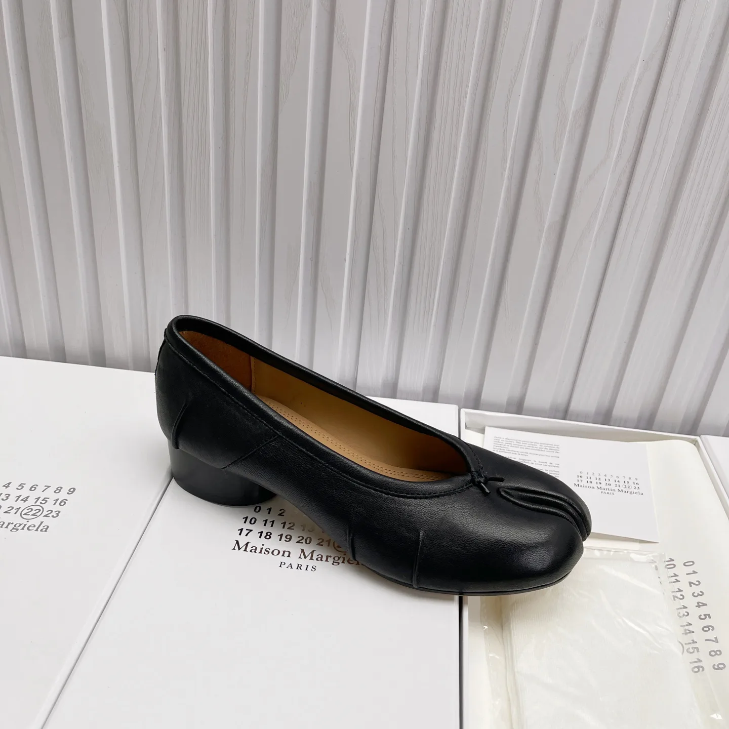 Women's Heels MAISON MARGIELA 18104537