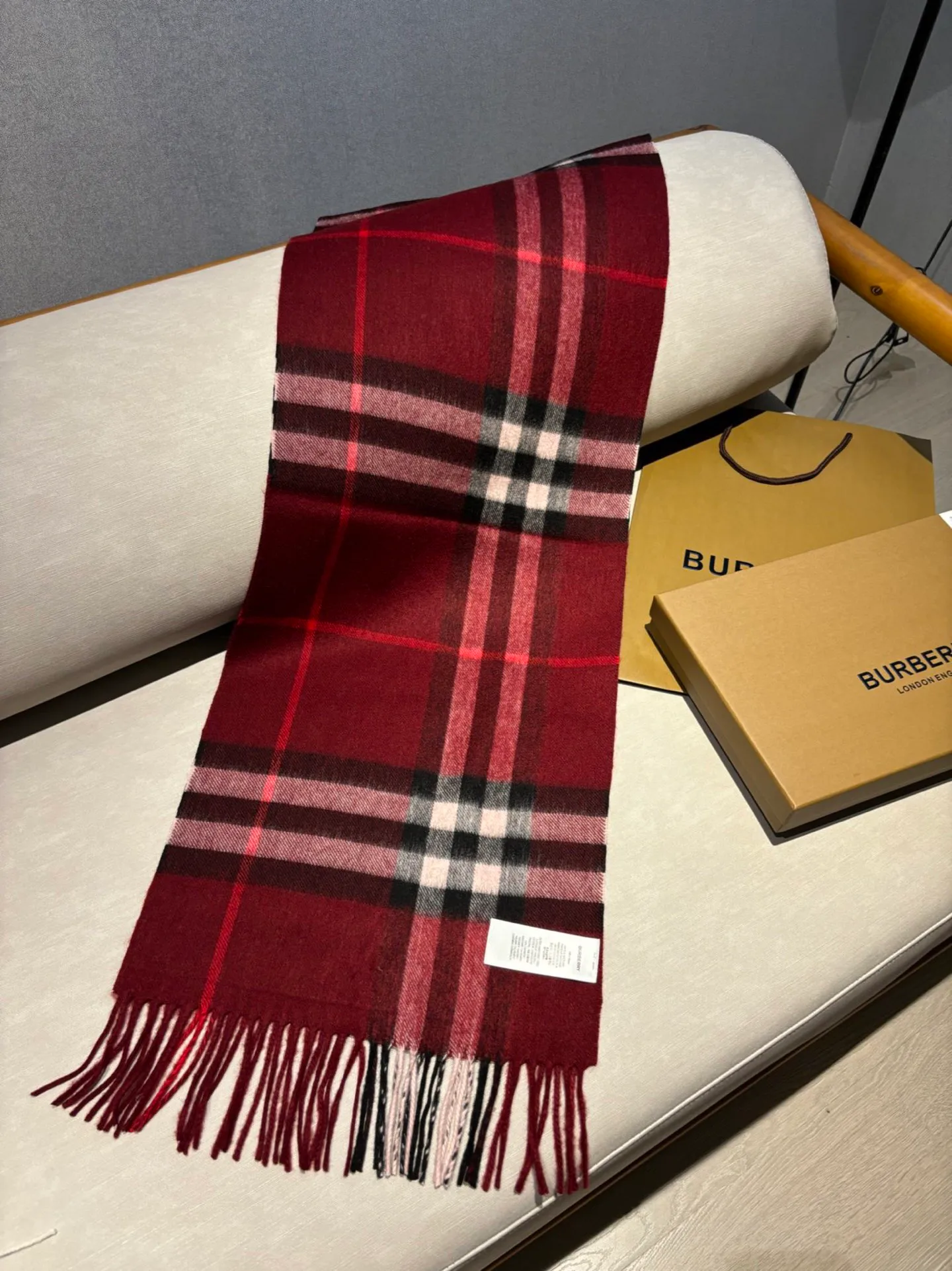 Scarves BURBERRY 18507484