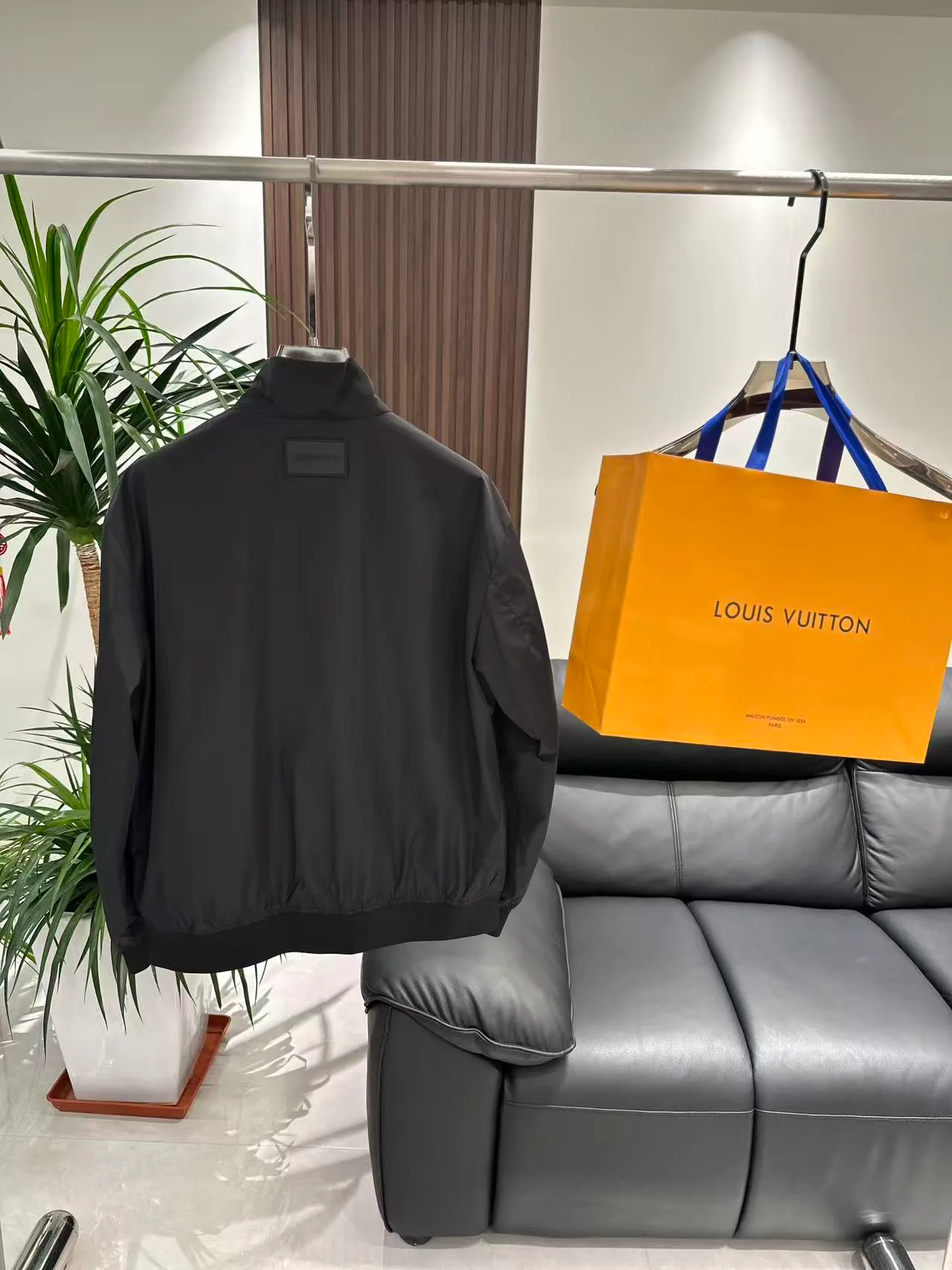 Men's Jackets And Down Jackets LOUIS VUITTON 18140221