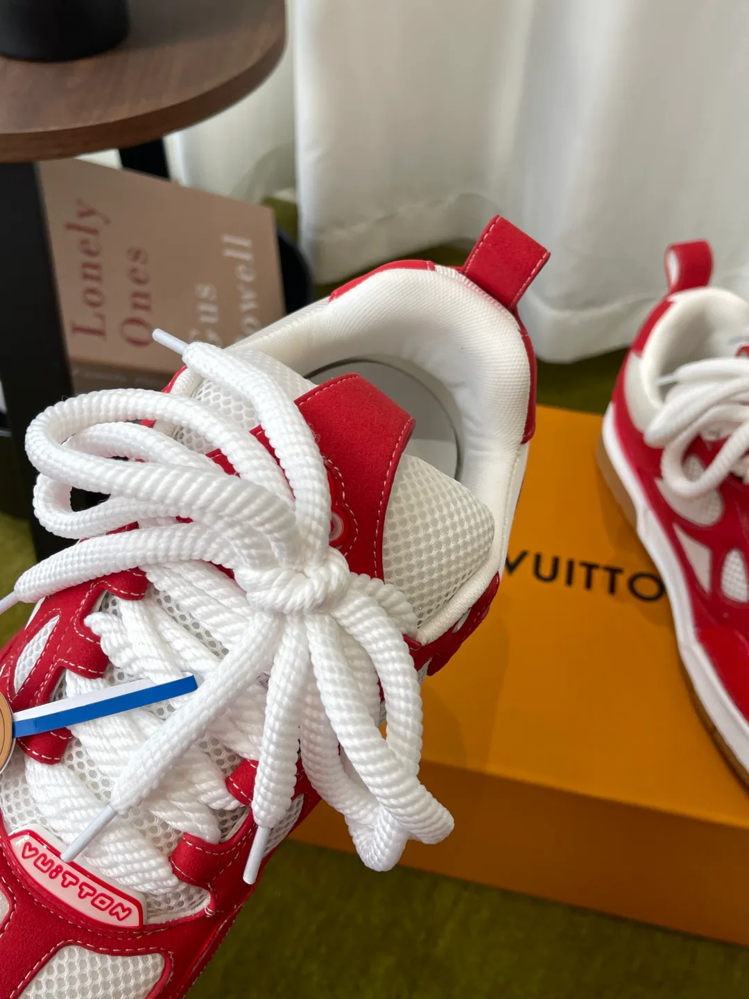 Men's Sneakers LOUIS VUITTON 18062836