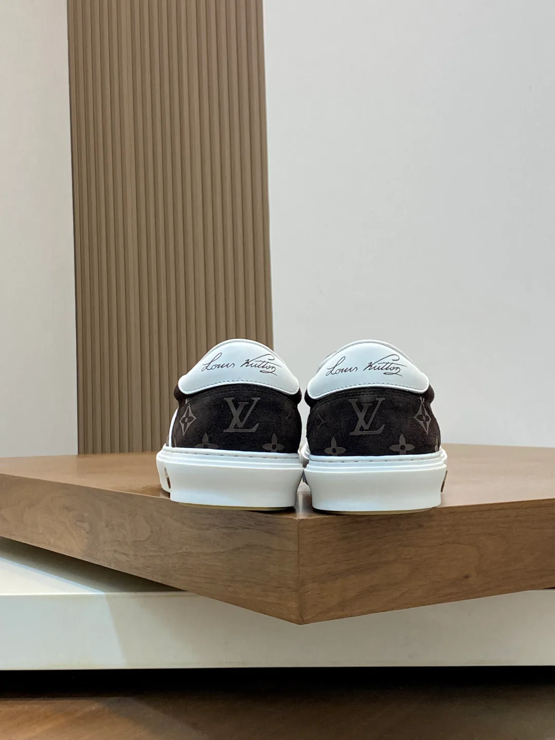 Men's Sneakers LOUIS VUITTON 17934200