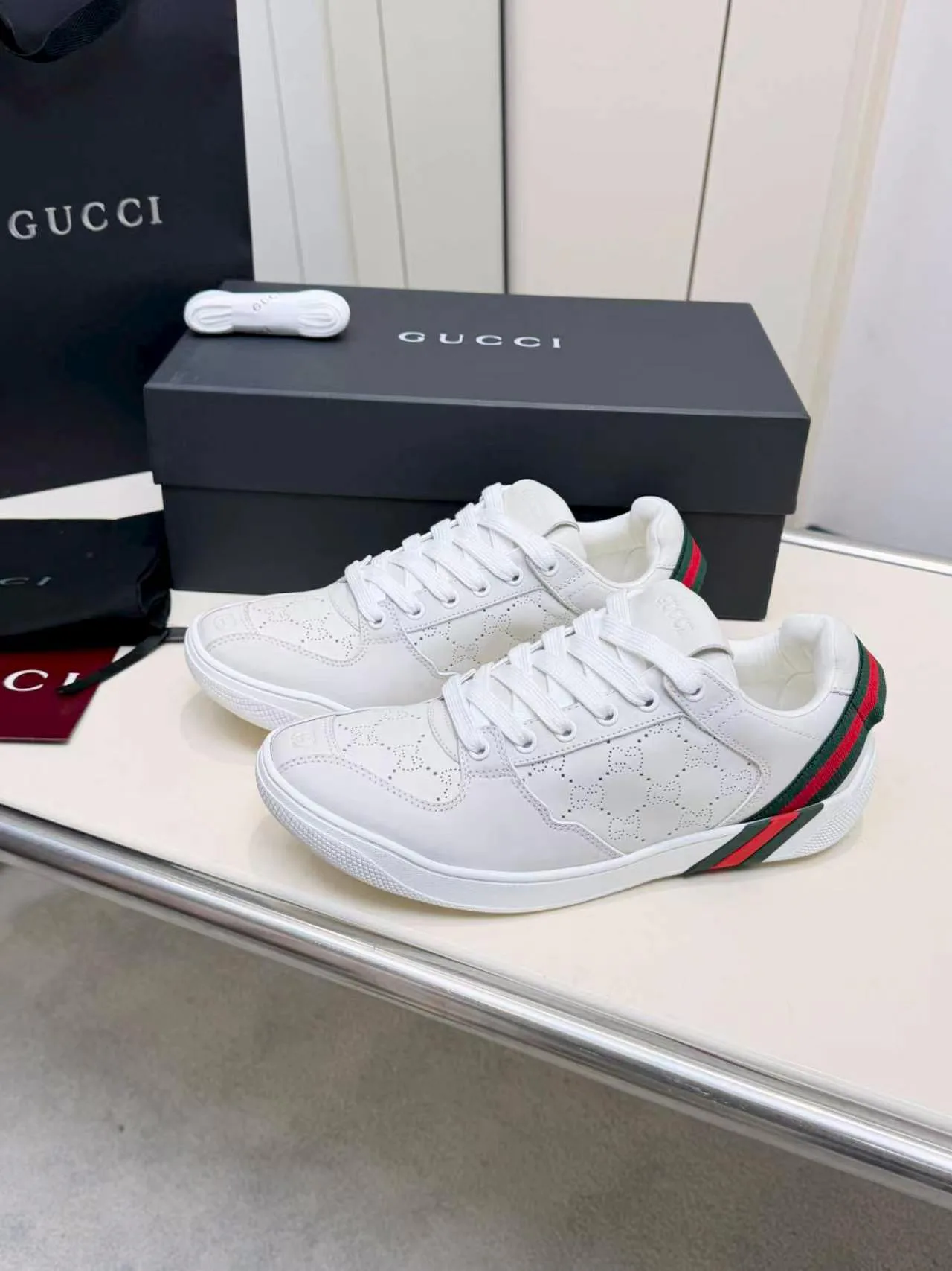 Women's Sneakers GUCCI 18311599