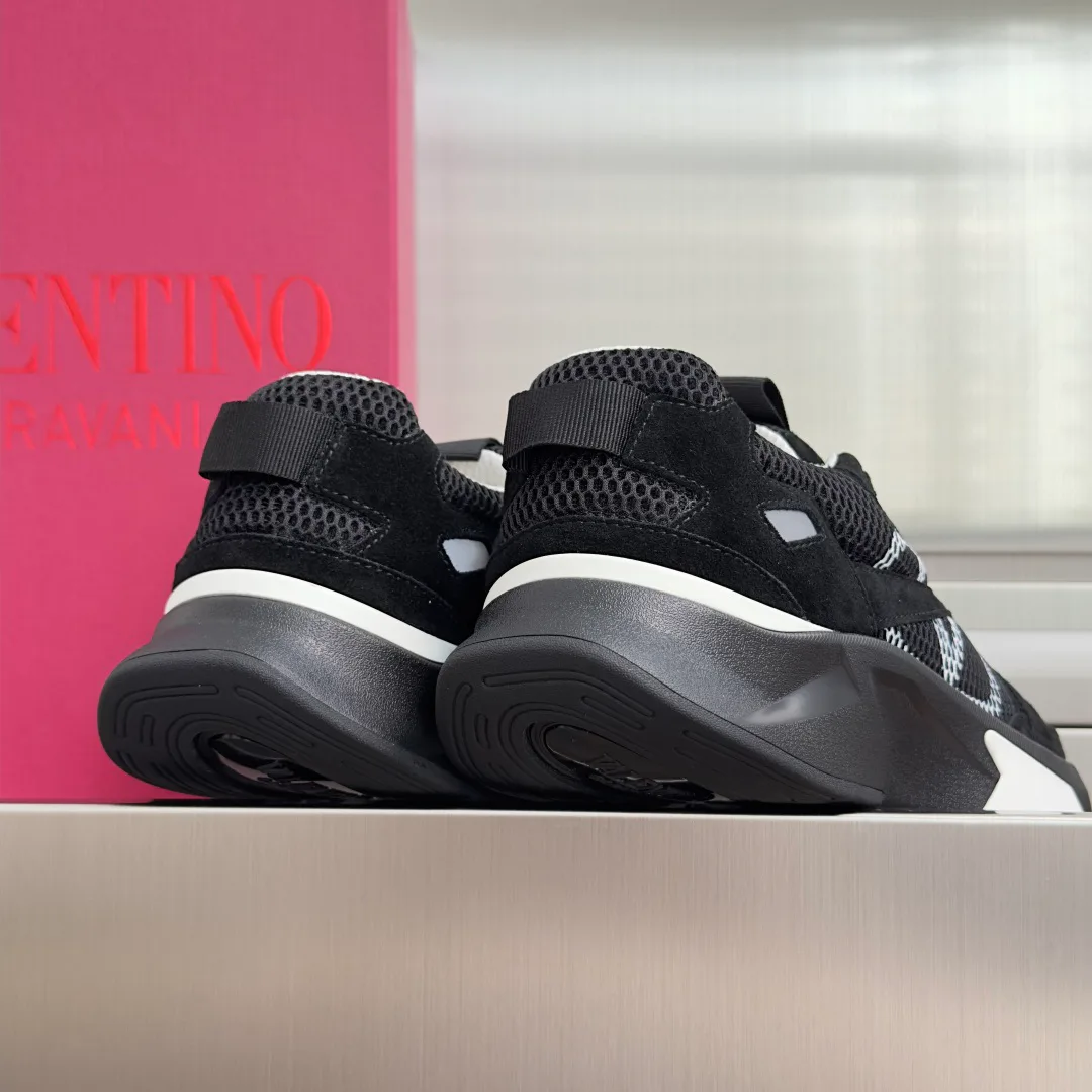 Men's Sneakers VALENTINO 17603076