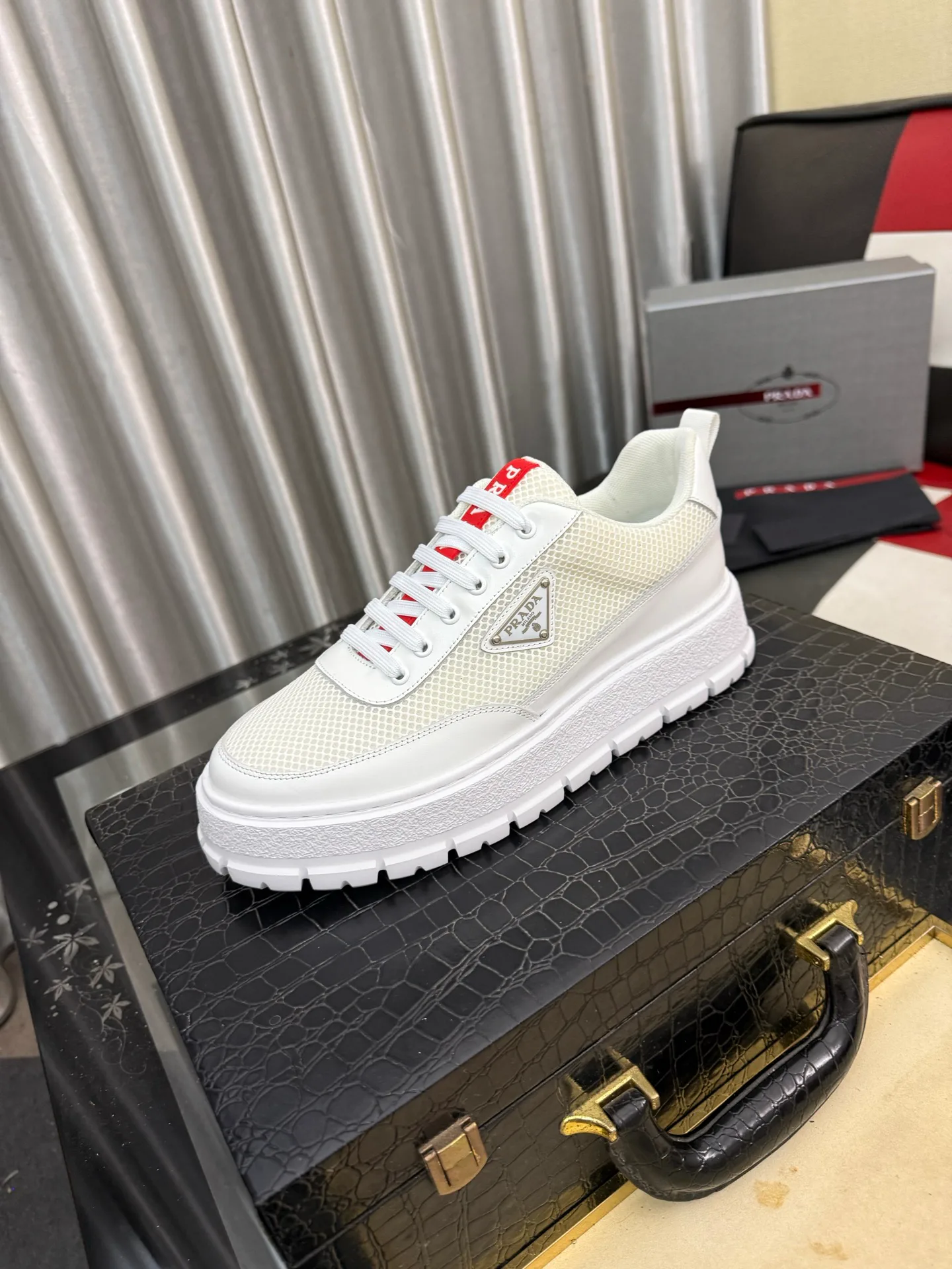 Women's Sneakers PRADA 18417413