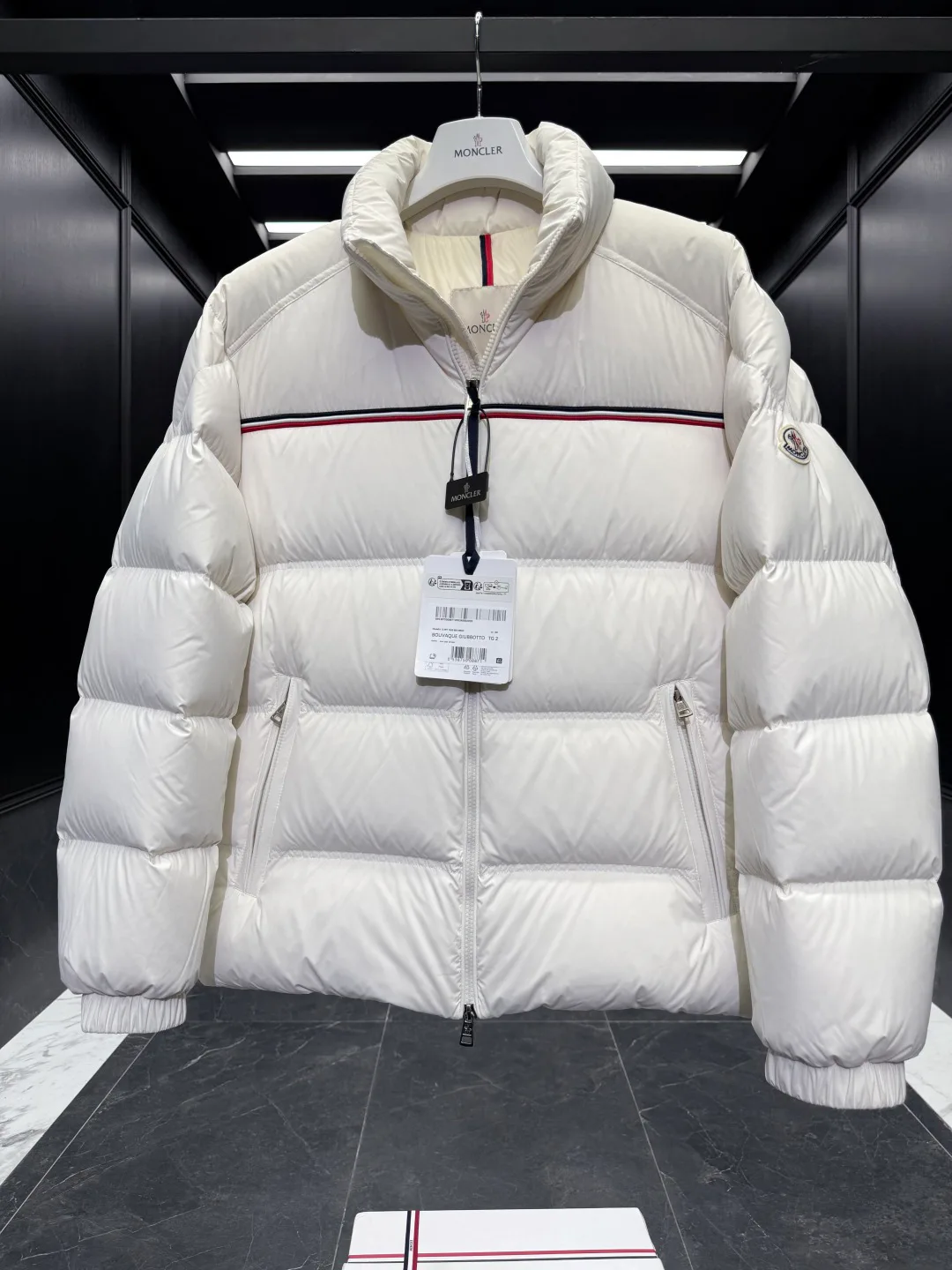 Men's Jackets And Down Jackets MONCLER 18007691