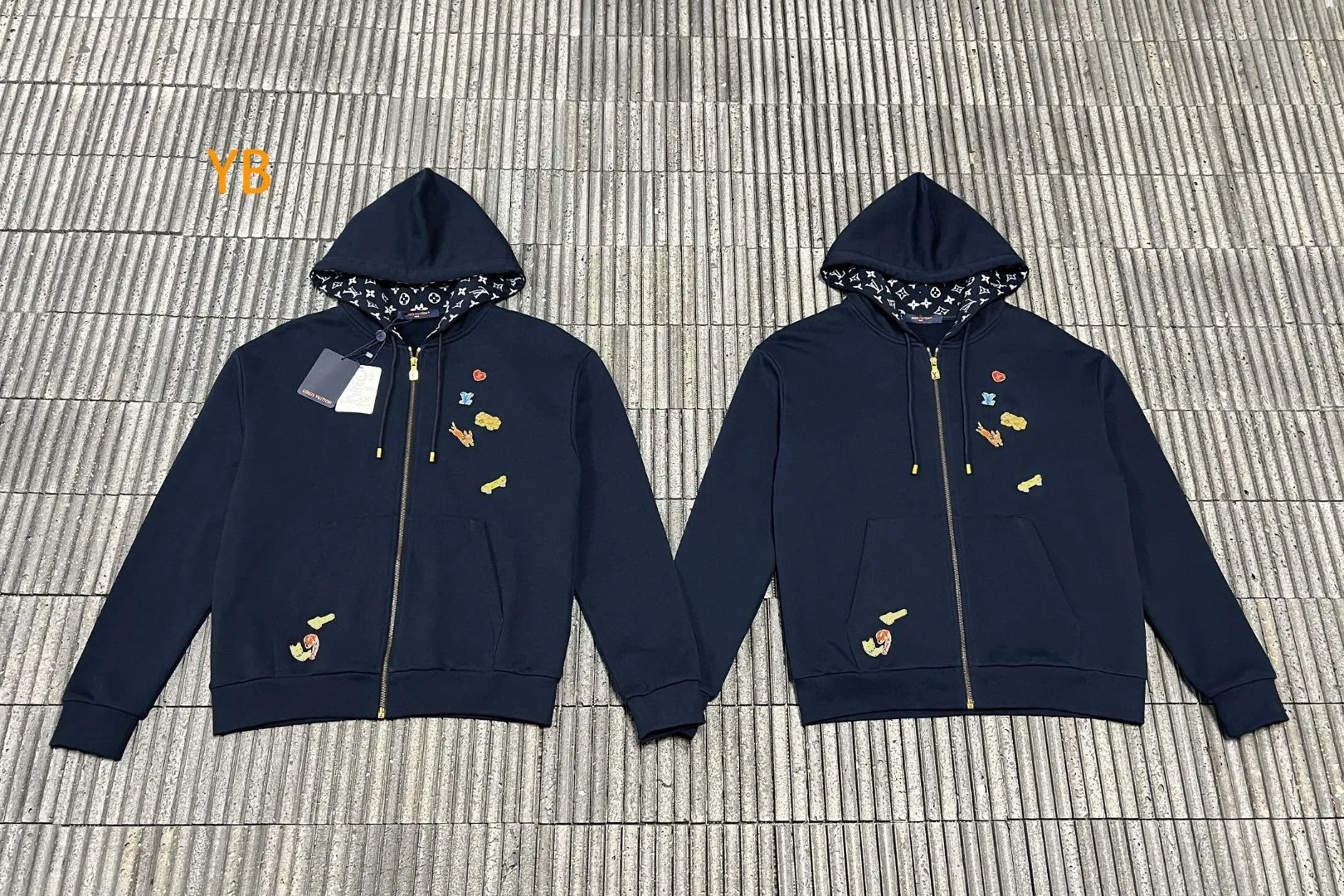 Men's Sweatshirts And Hoodies LOUIS VUITTON 17852634