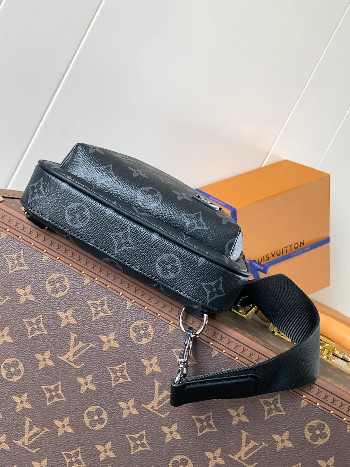 Women's Shoulder Bags LOUIS VUITTON 17948728