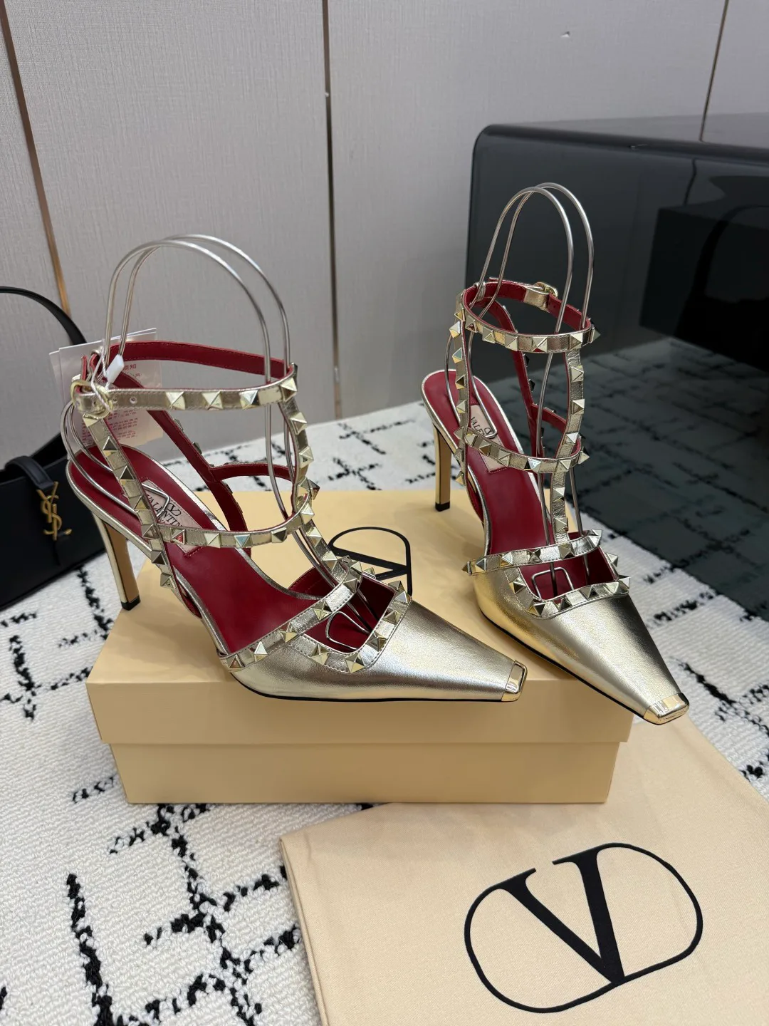 Women's Open-Toe Sandals VALENTINO 17594481