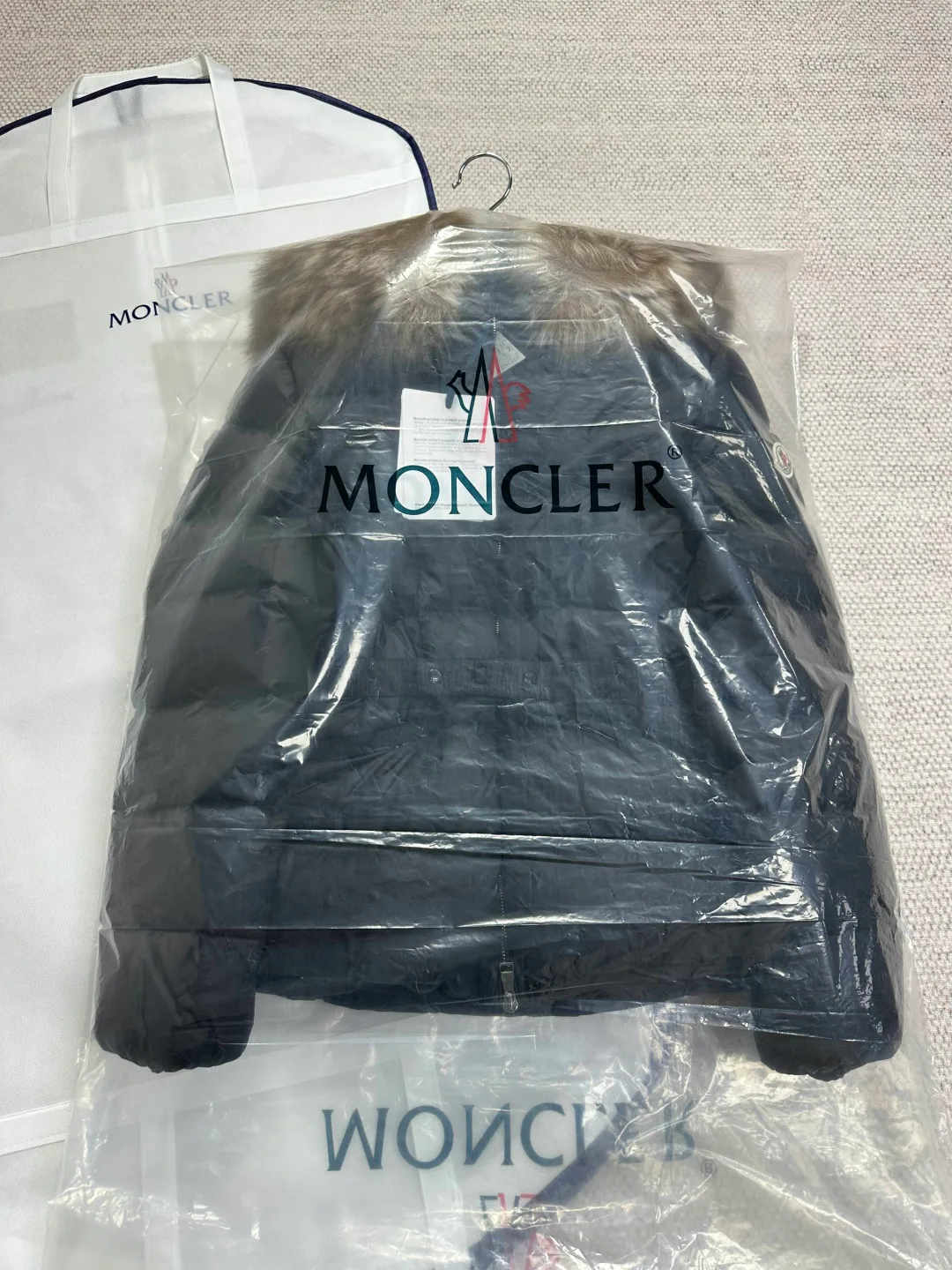 Women's Jackets And Down Jackets MONCLER 18538722