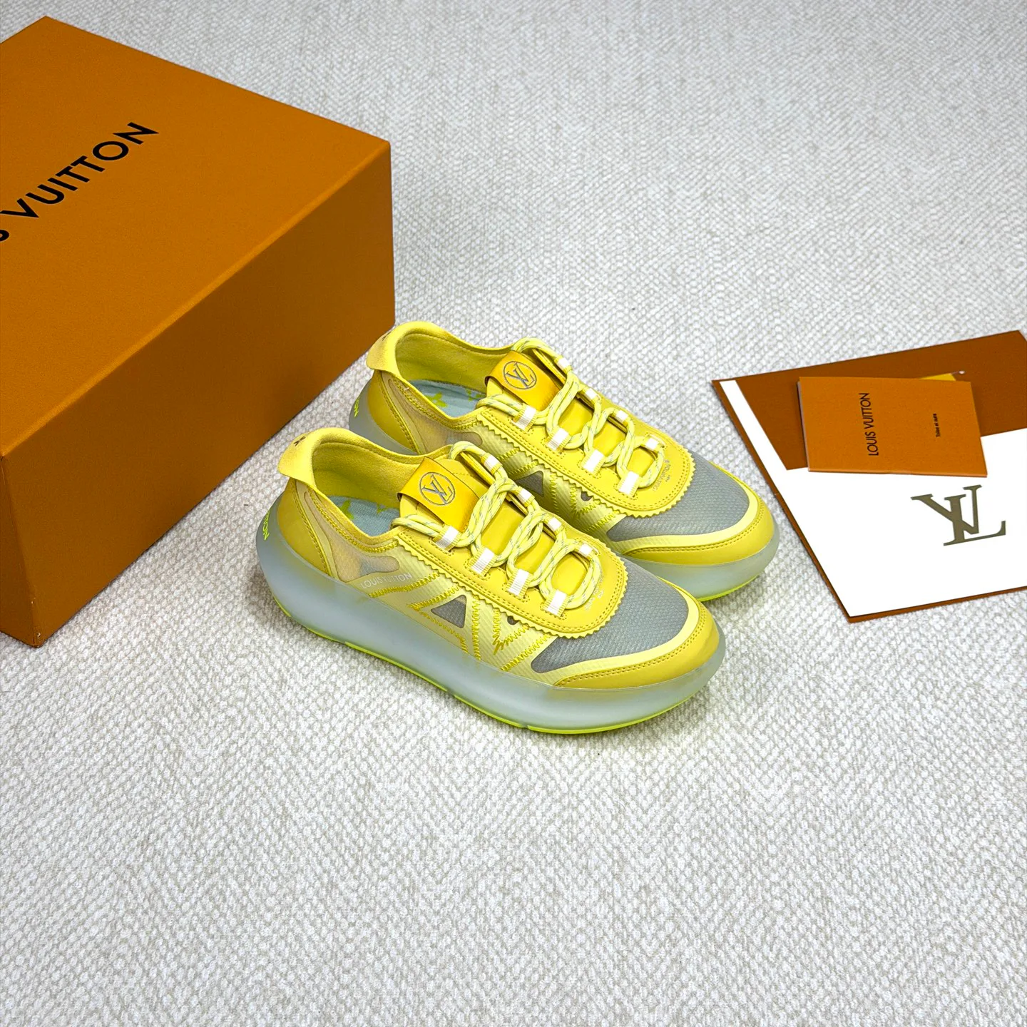 Women's Sneakers LOUIS VUITTON 18265149