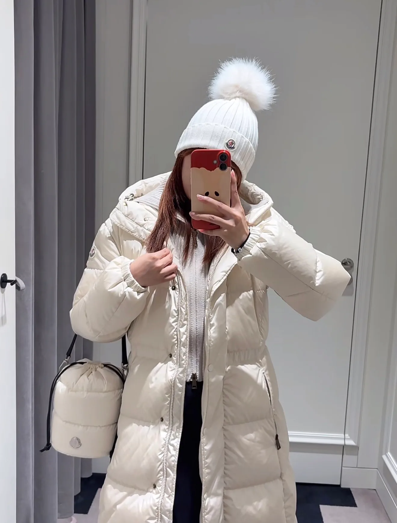 Women's Jackets And Down Jackets MONCLER 18111771