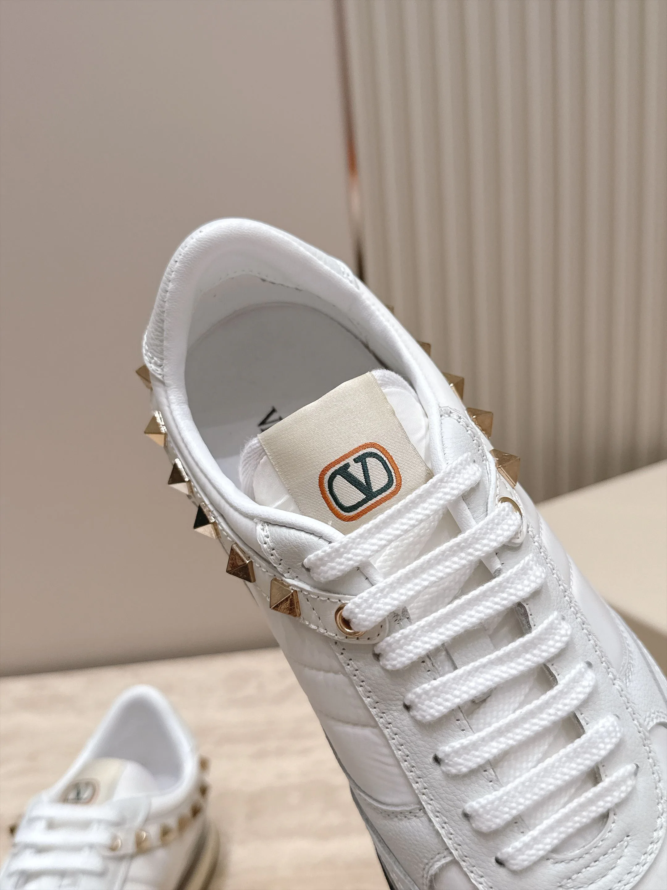 Women's Sneakers VALENTINO 17856166