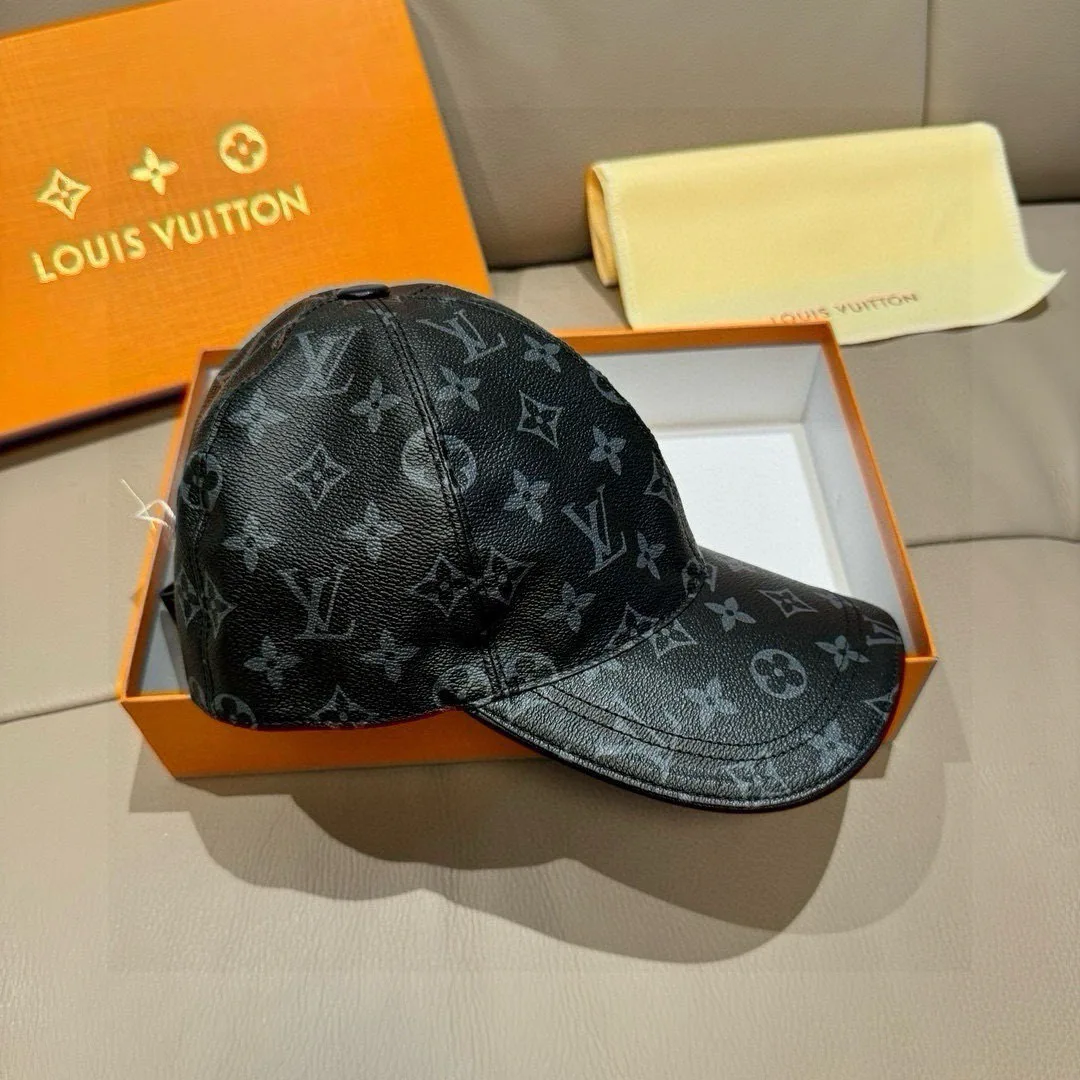 Hats LOUIS VUITTON 18105223