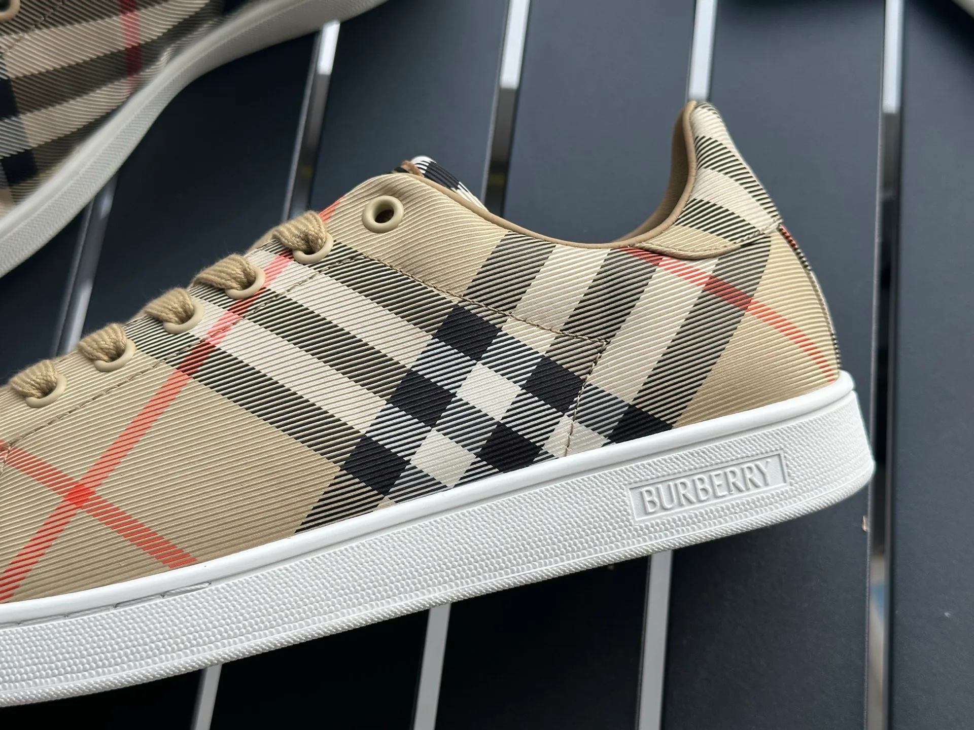 Women's Sneakers BURBERRY 17420312