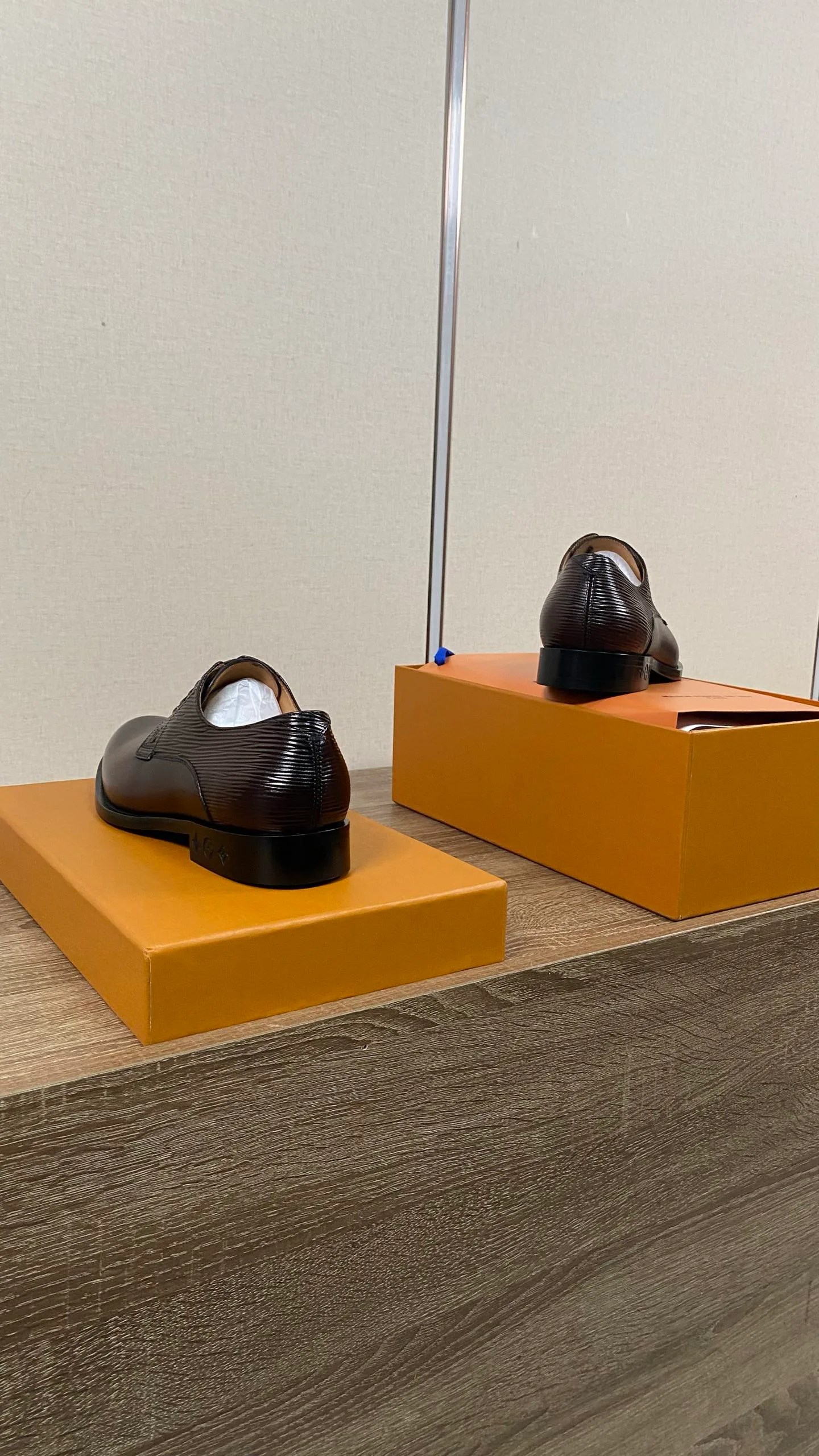 Men's Loafers And Dress Shoes LOUIS VUITTON 18078684