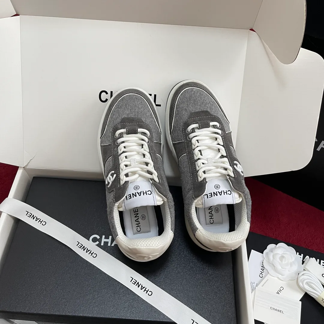 Women's Sneakers CHANEL 18195102