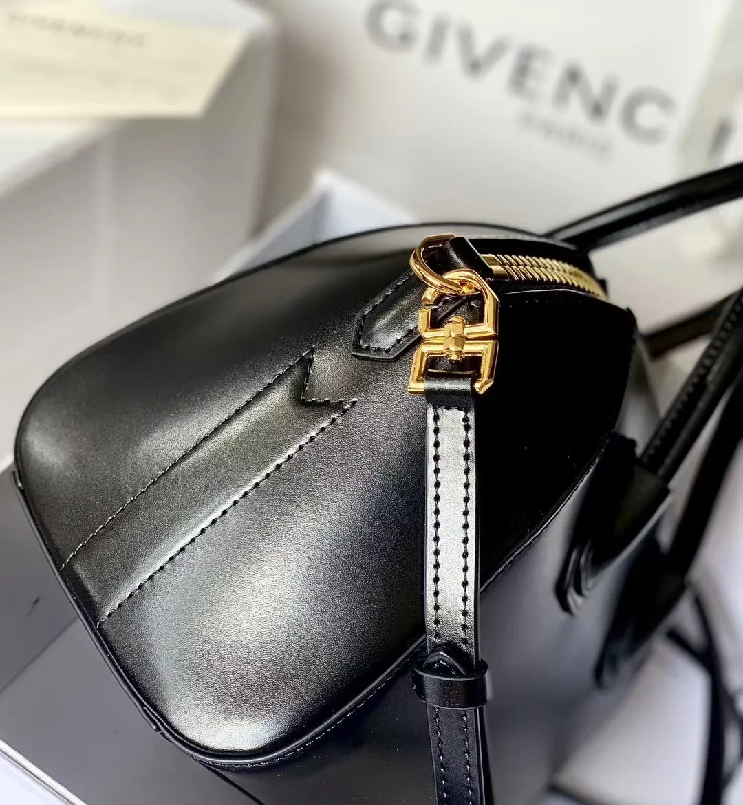 Women's Classic Handbags GIVENCHY 18452631
