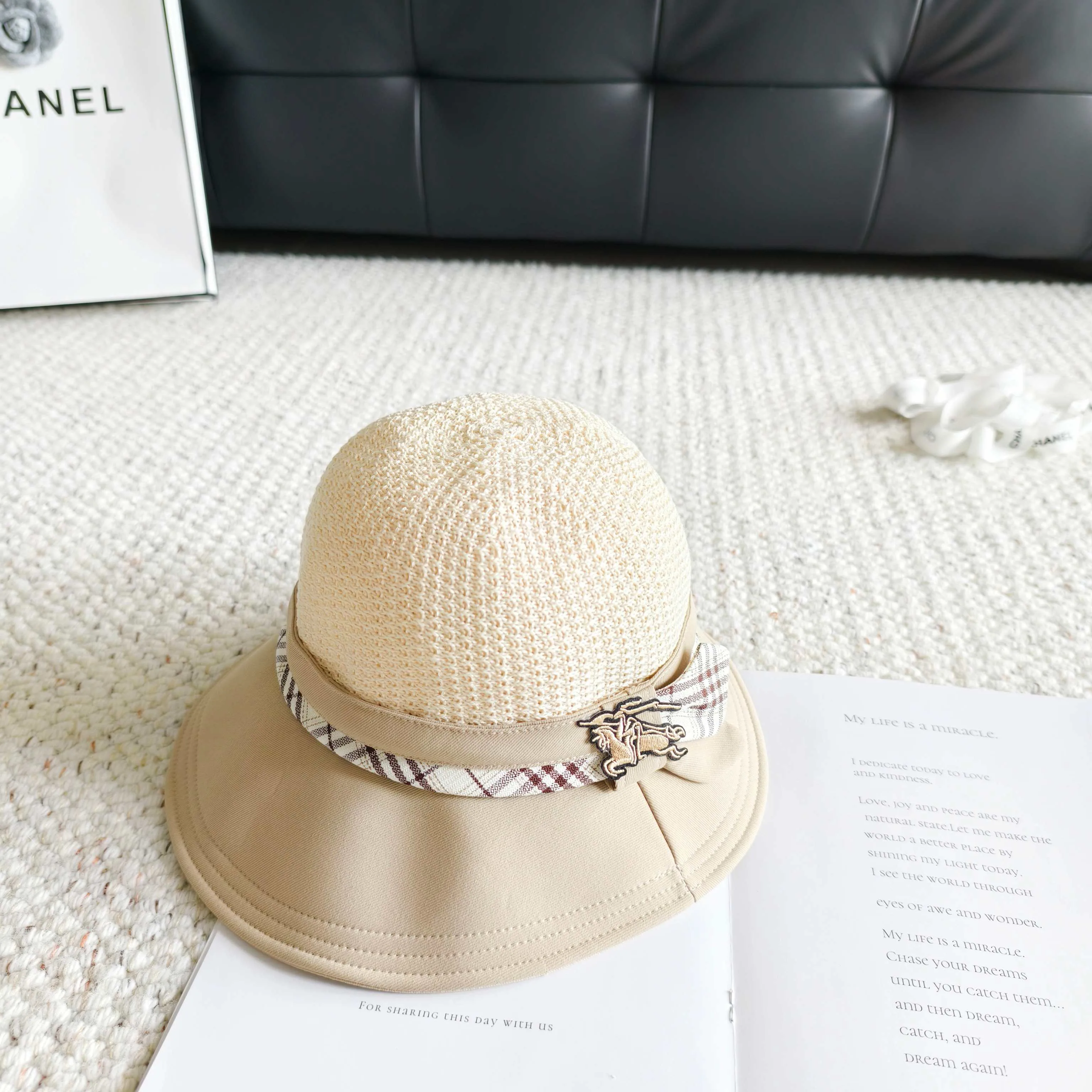 Hats BURBERRY 17498320