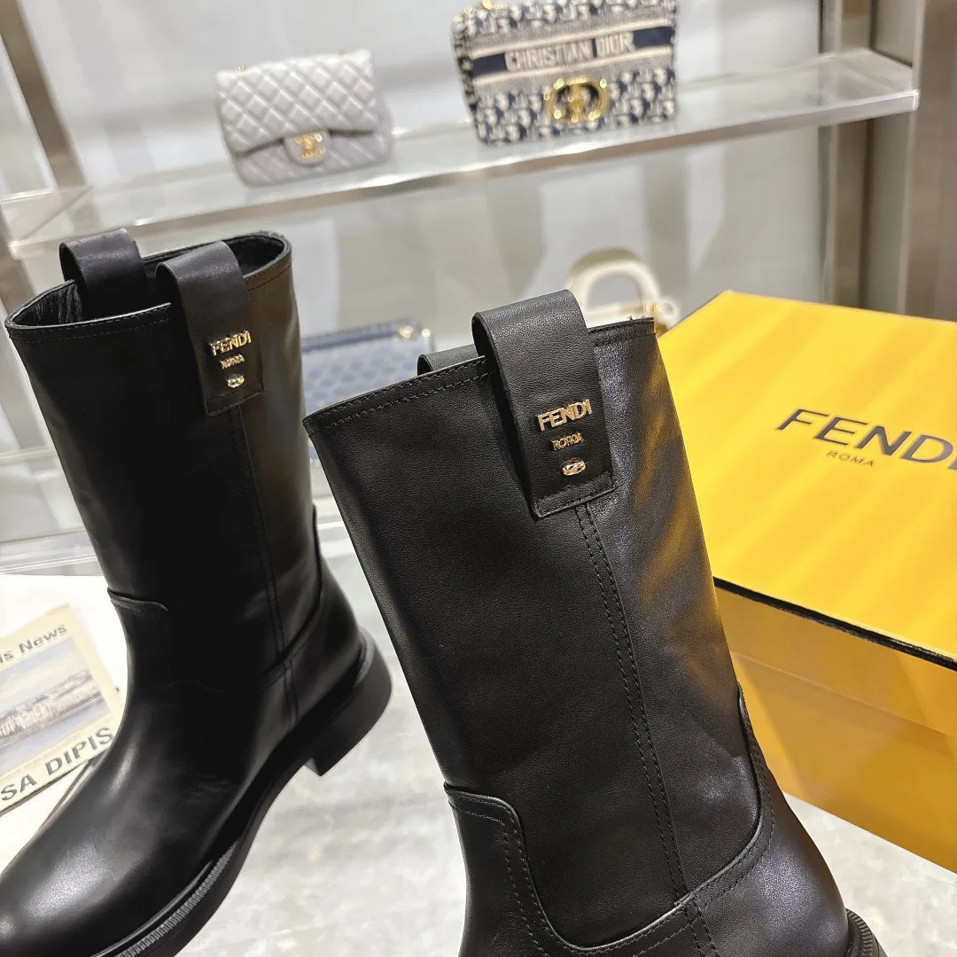 Women's Boots FENDI 18264001