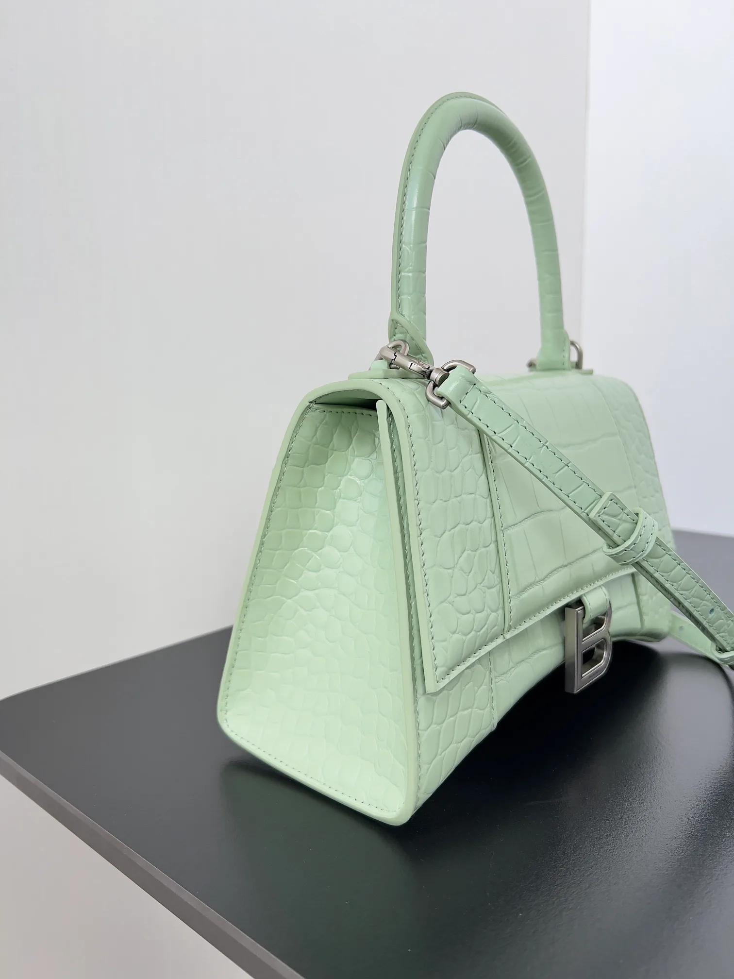 Классические Сумки Женские Balenciaga 18619528