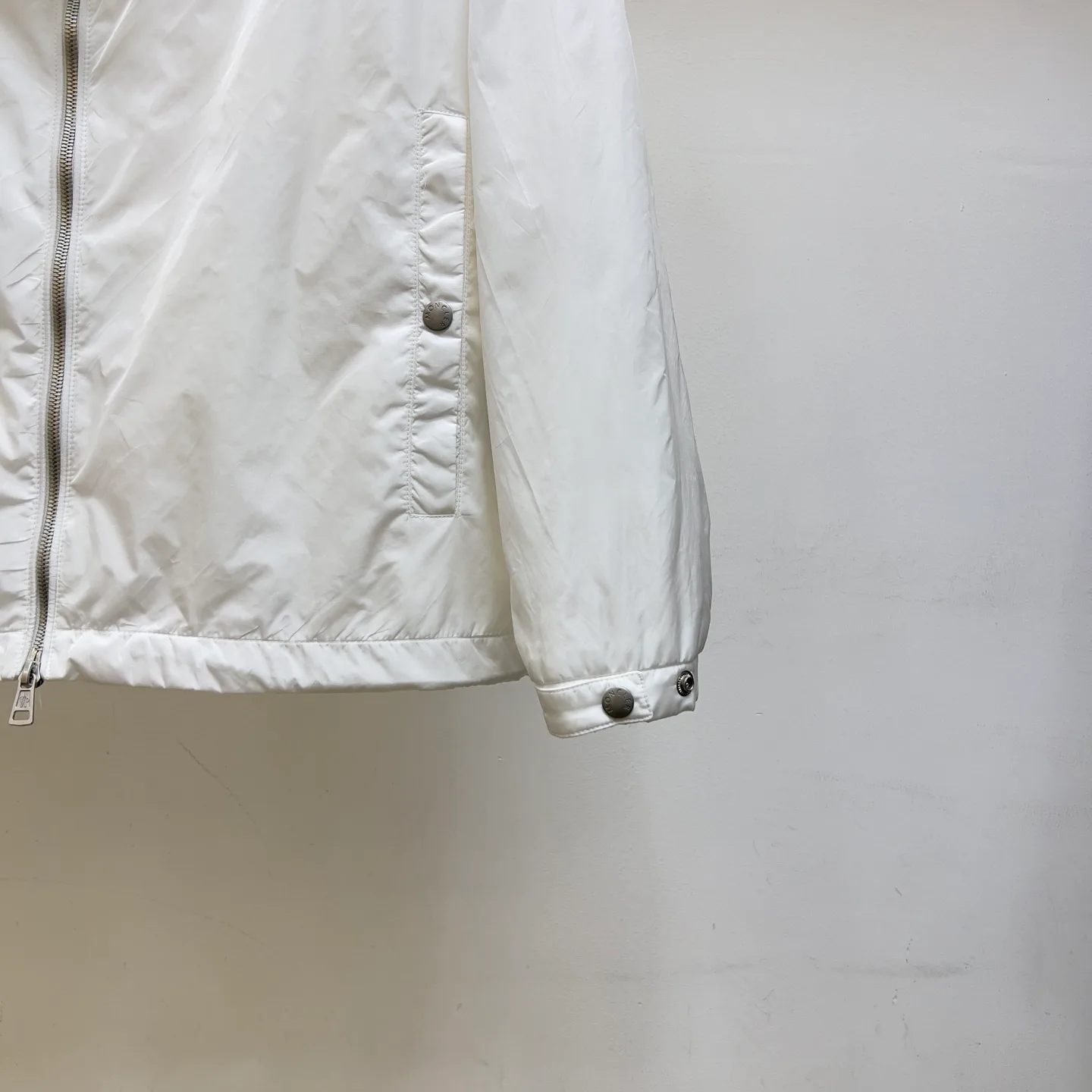 Women's Jackets And Down Jackets MONCLER 17340714