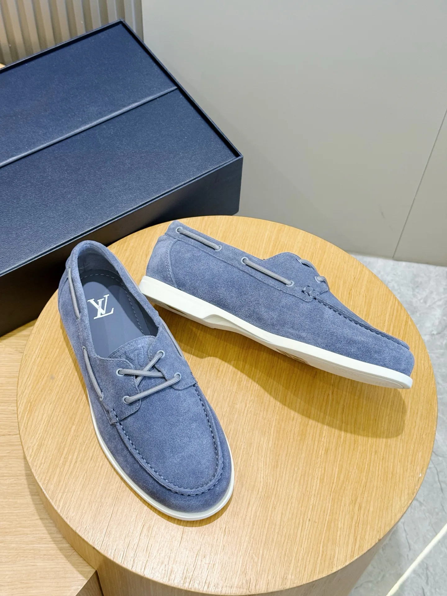 Men's Loafers And Dress Shoes LOUIS VUITTON 17923768