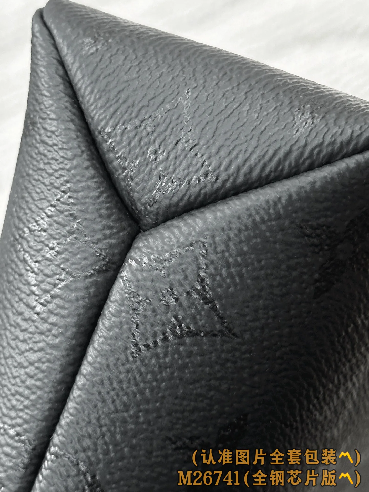 Women's Clutches LOUIS VUITTON 18359512