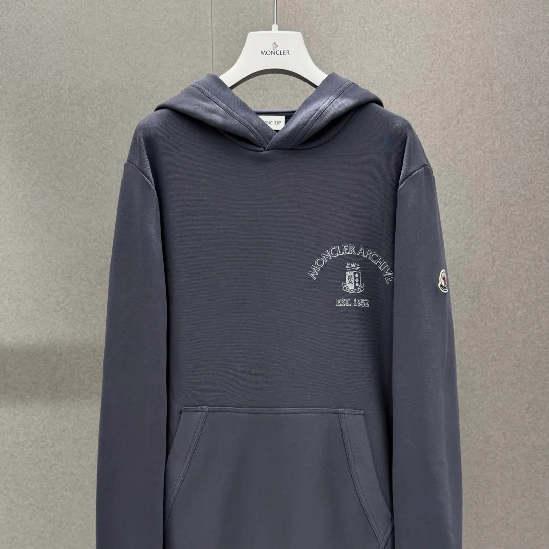 Men's Sweatshirts And Hoodies MONCLER 17391787