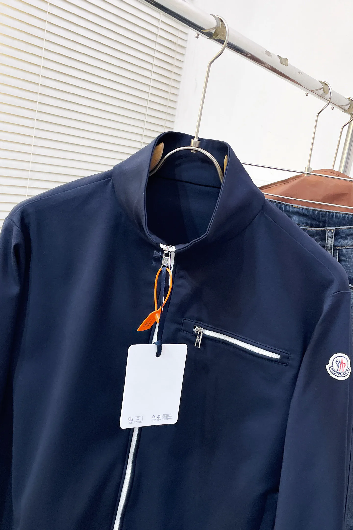Куртки И Пуховики Мужские Moncler 18645145