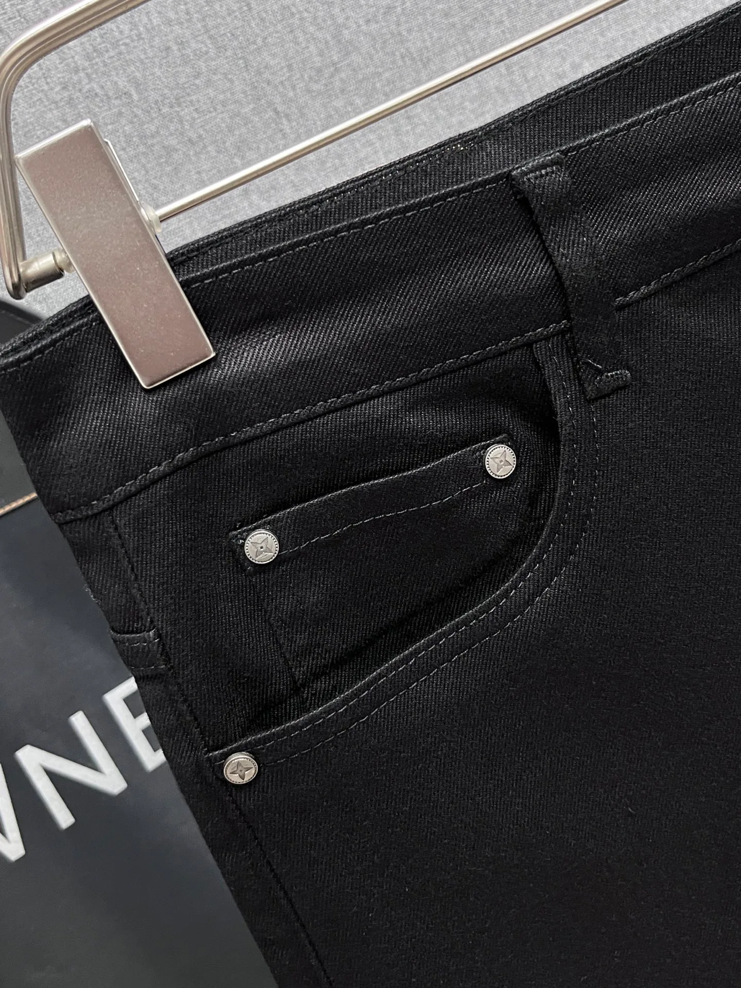 Men's Jeans LOUIS VUITTON 18097889