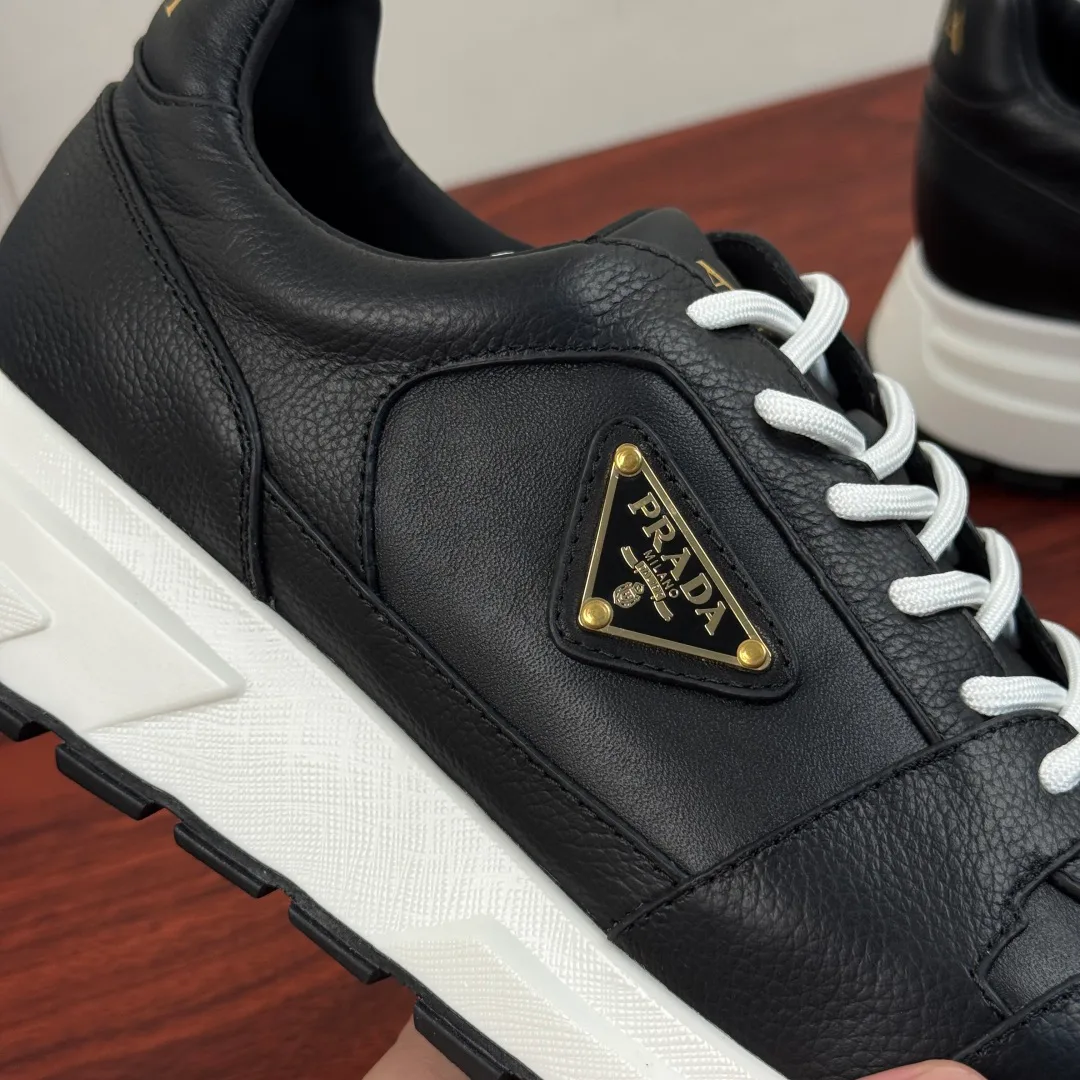 Men's Sneakers PRADA 18230789