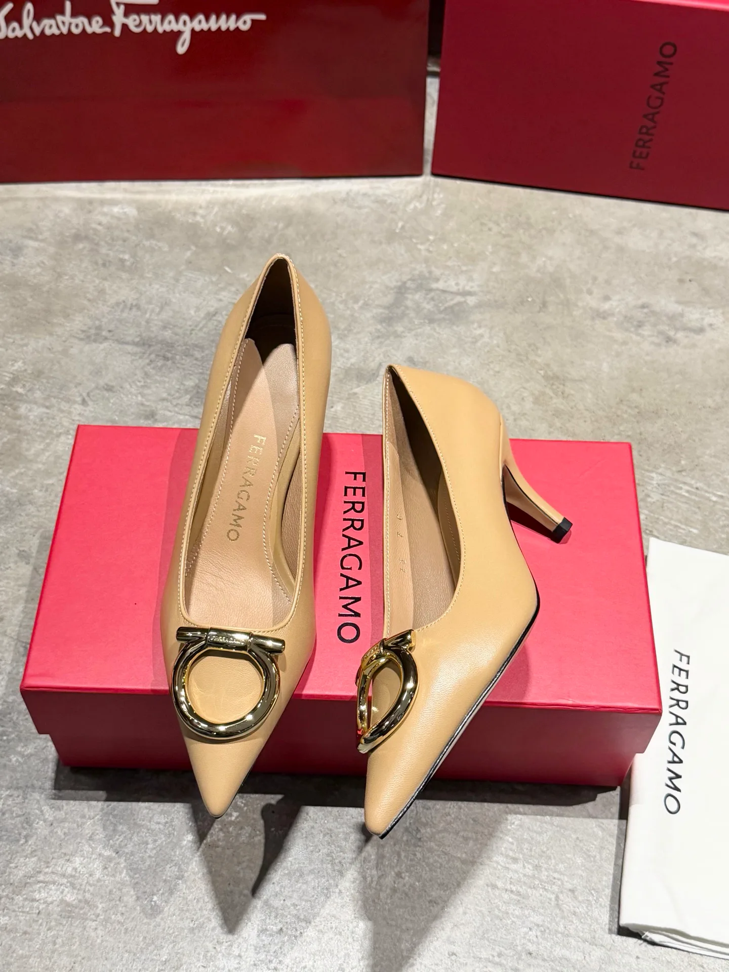 Women's Heels SALVATORE FERRAGAMO 17897968