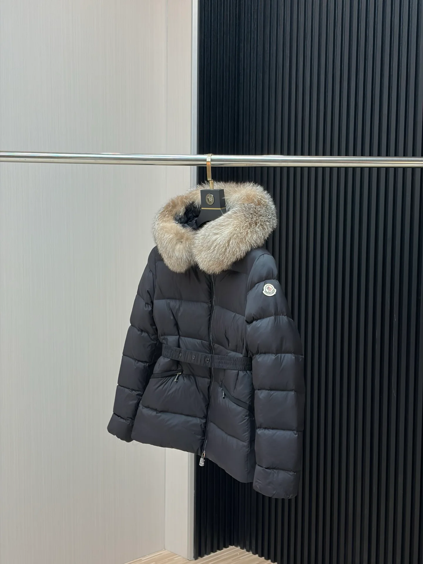 Women's Jackets And Down Jackets MONCLER 18007155