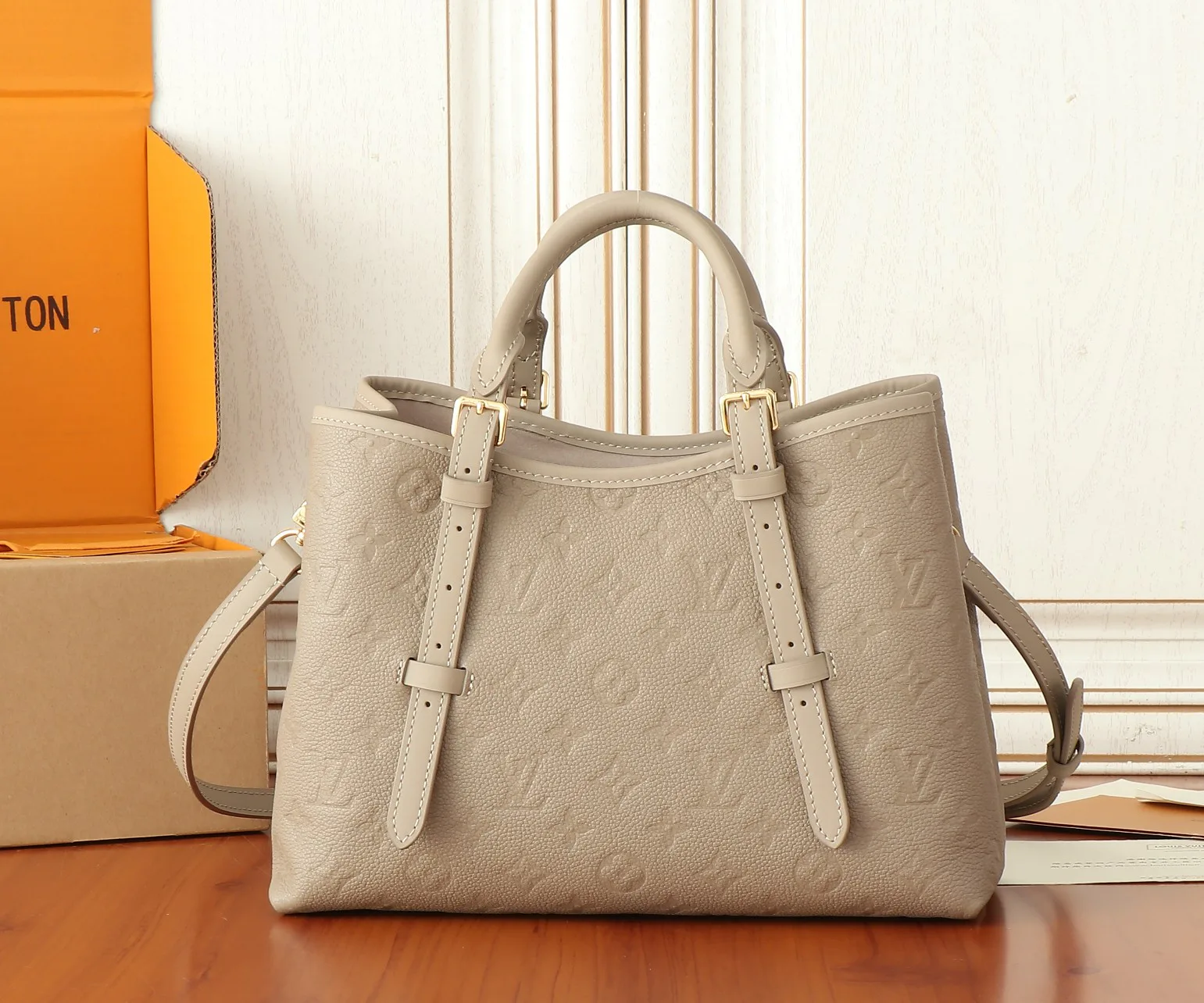 Women's Classic Handbags LOUIS VUITTON 17615675