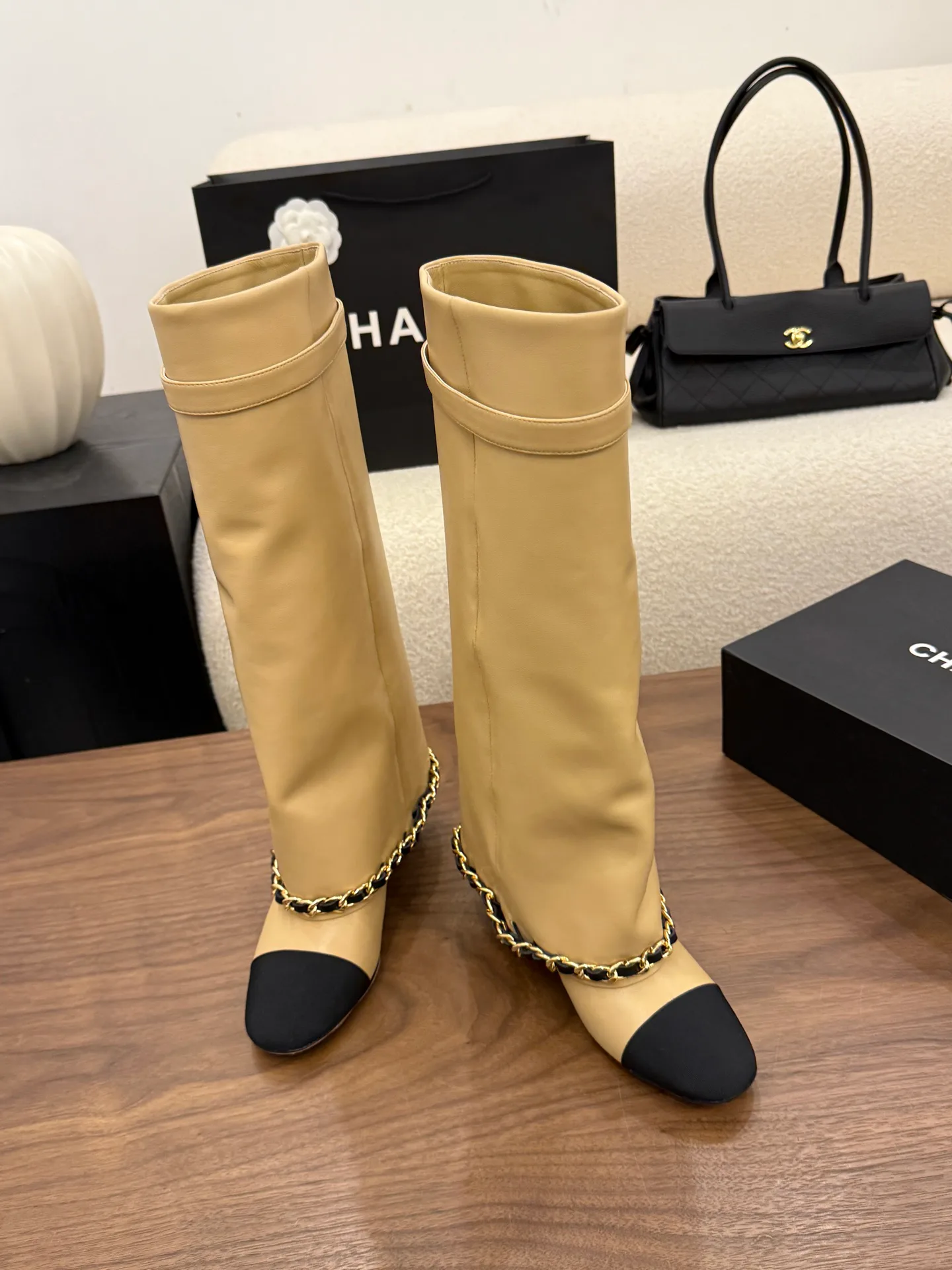 Women's Boots CHANEL 18223558