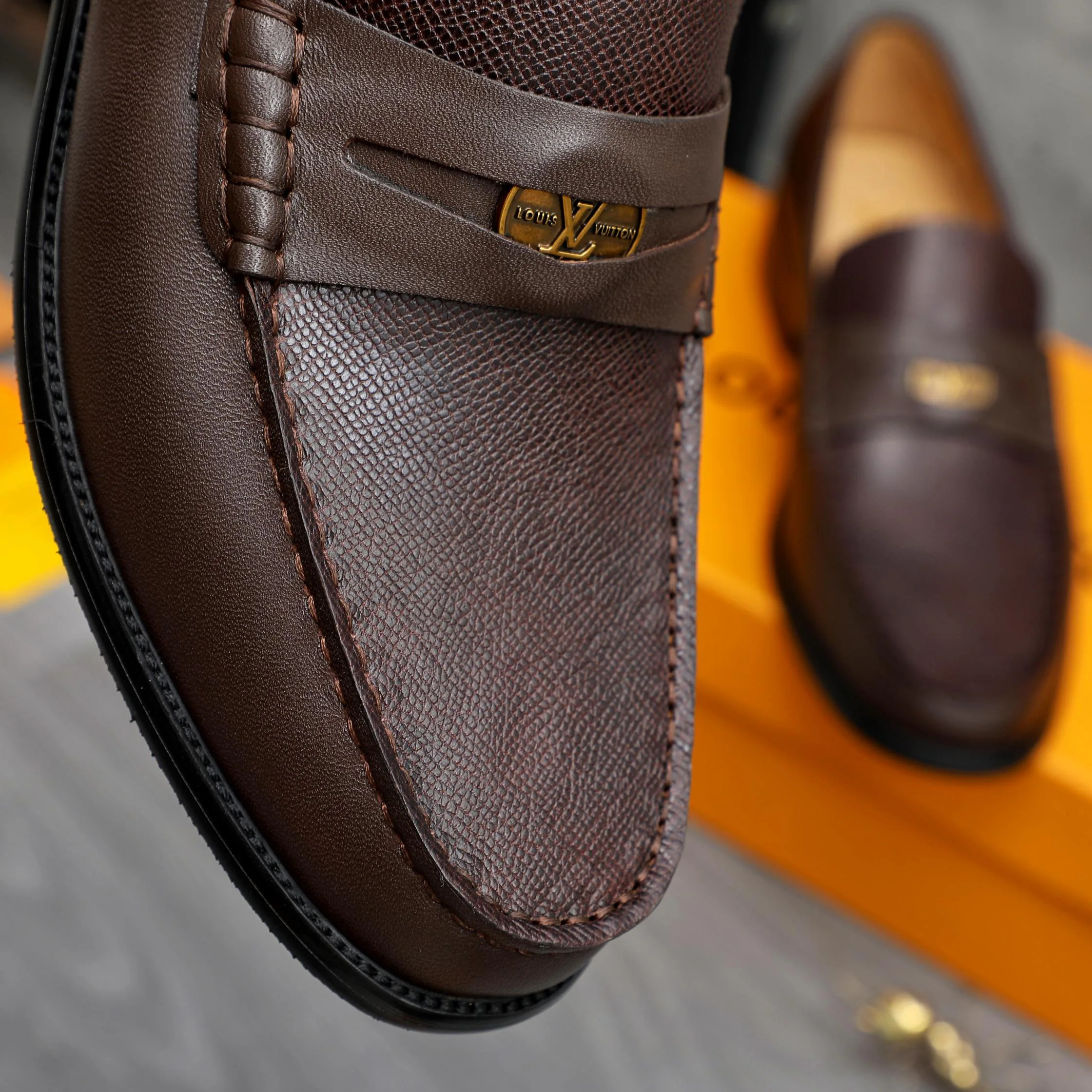 Men's Loafers And Dress Shoes LOUIS VUITTON 17812321