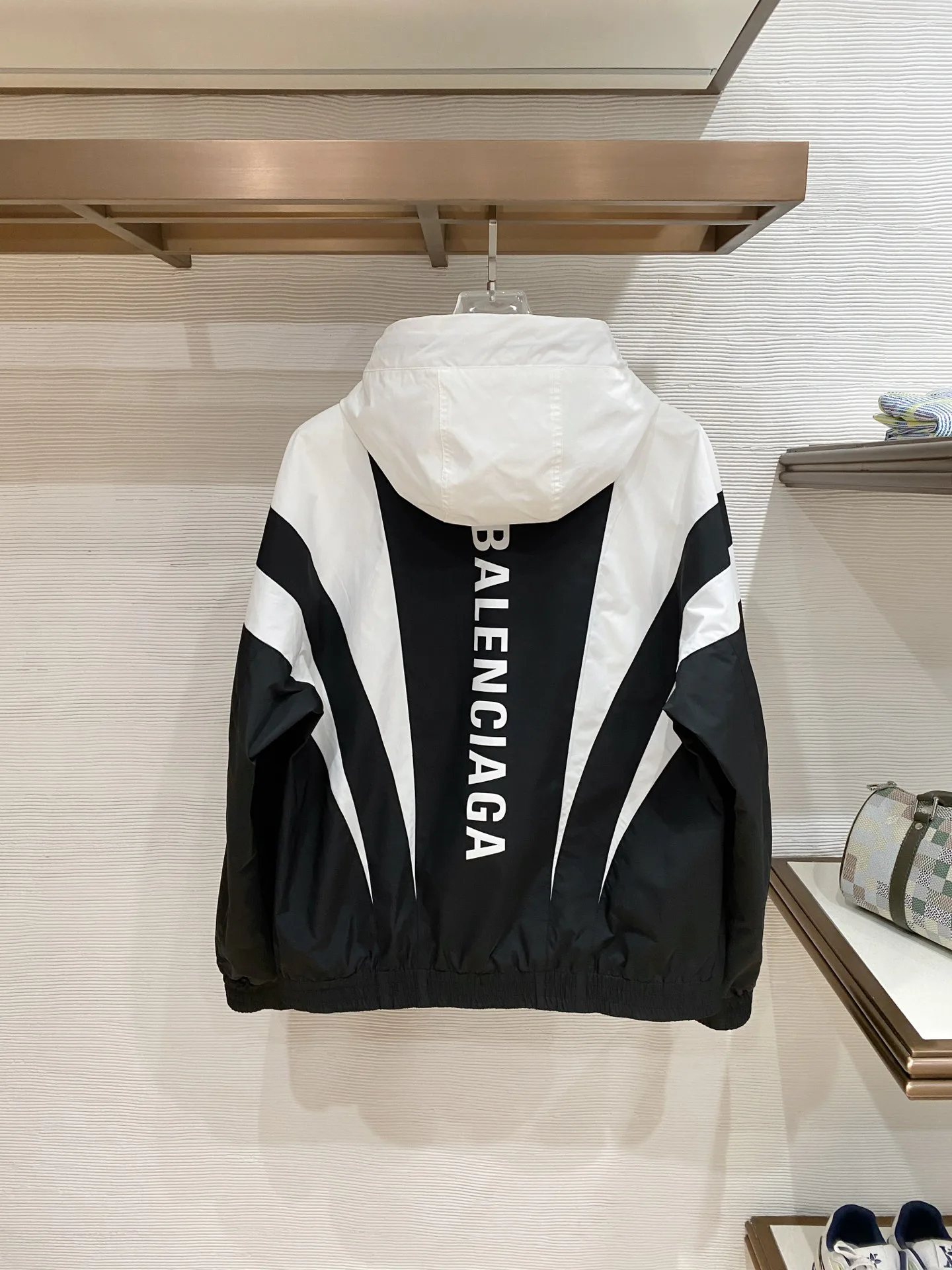 Men's Jackets And Down Jackets BALENCIAGA 18140565