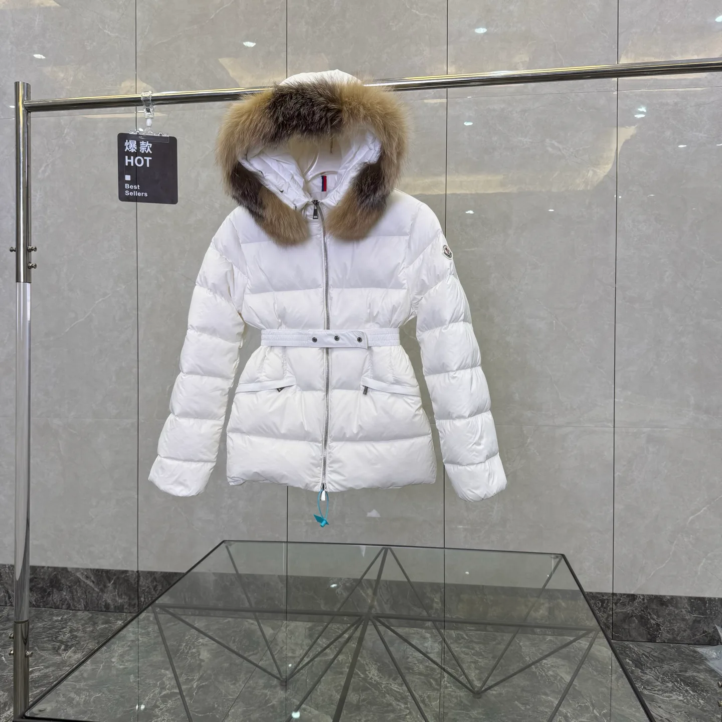 Women's Jackets And Down Jackets MONCLER 17949883