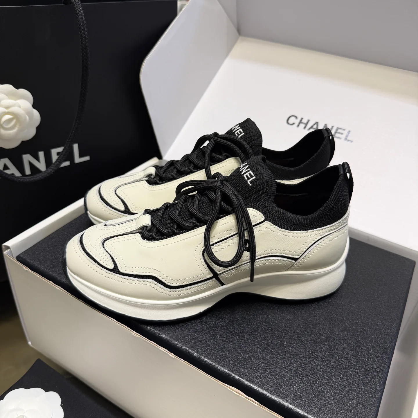 Women's Sneakers CHANEL 17877253