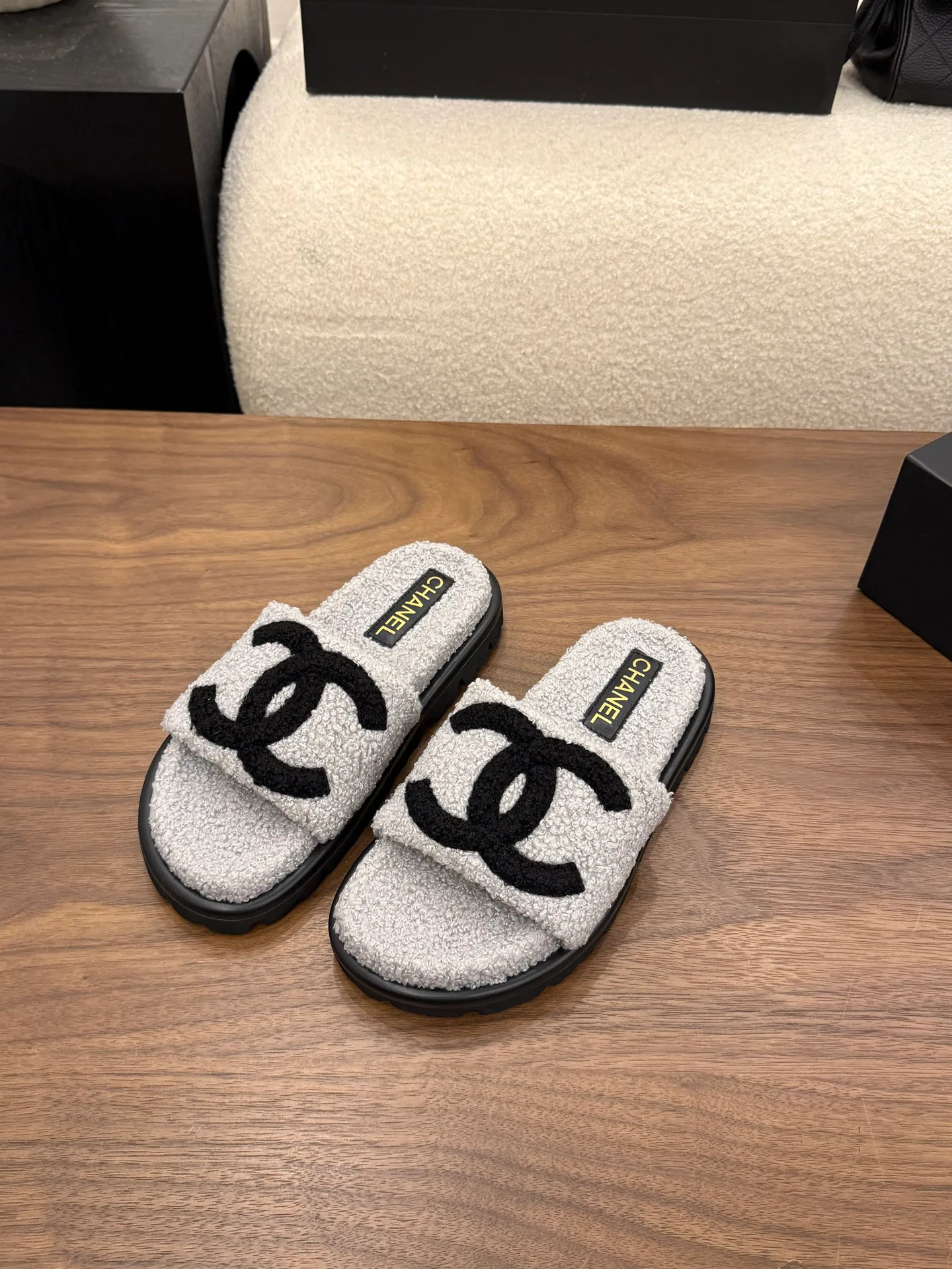 Women's Slippers CHANEL 18223732