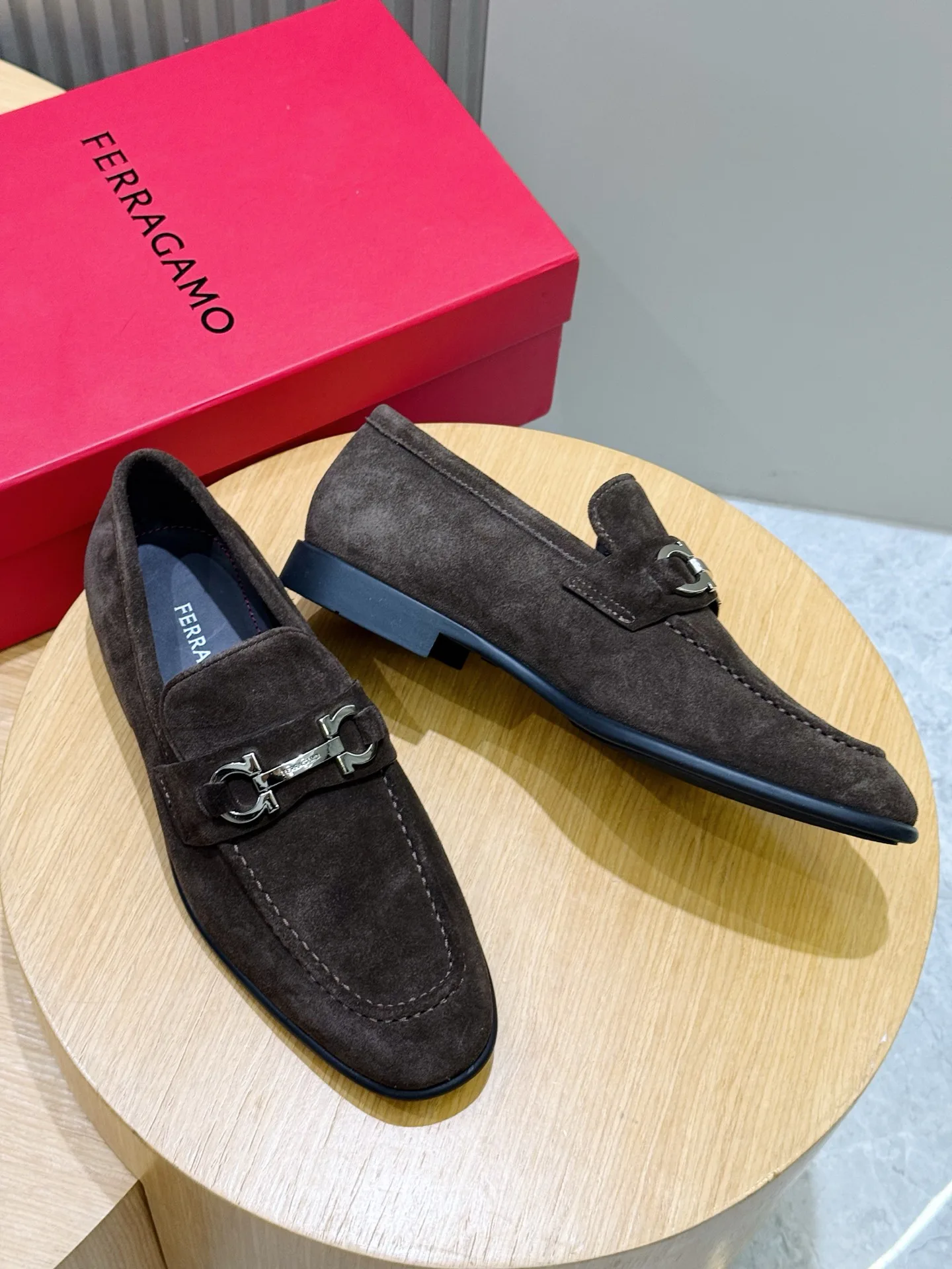 Men's Loafers And Dress Shoes SALVATORE FERRAGAMO 18101484