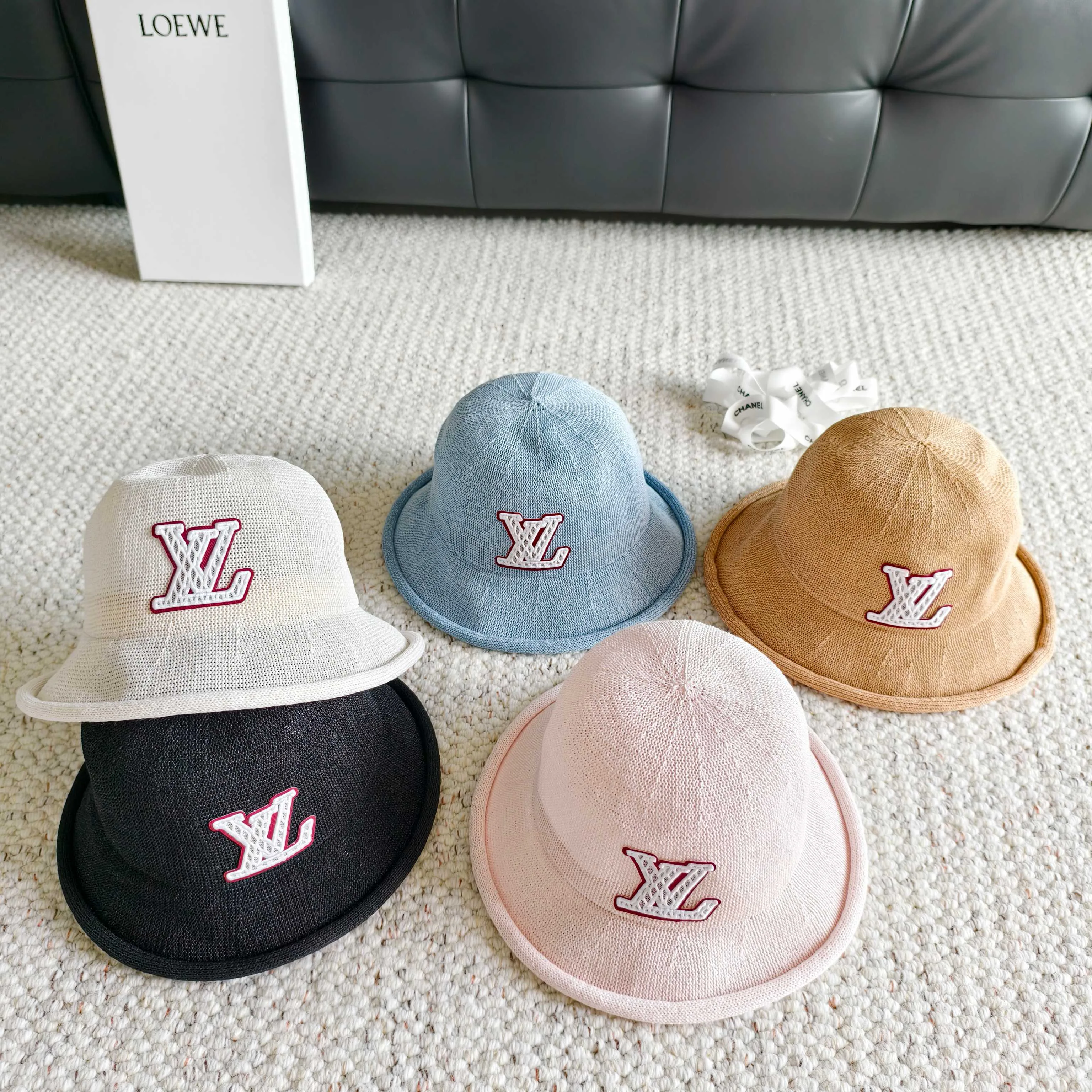 Hats LOUIS VUITTON 17498310