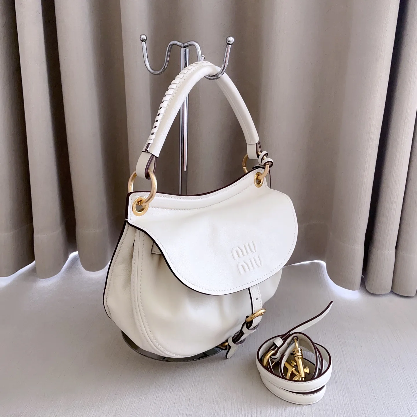 Классические Сумки Женские Miu Miu 18602474