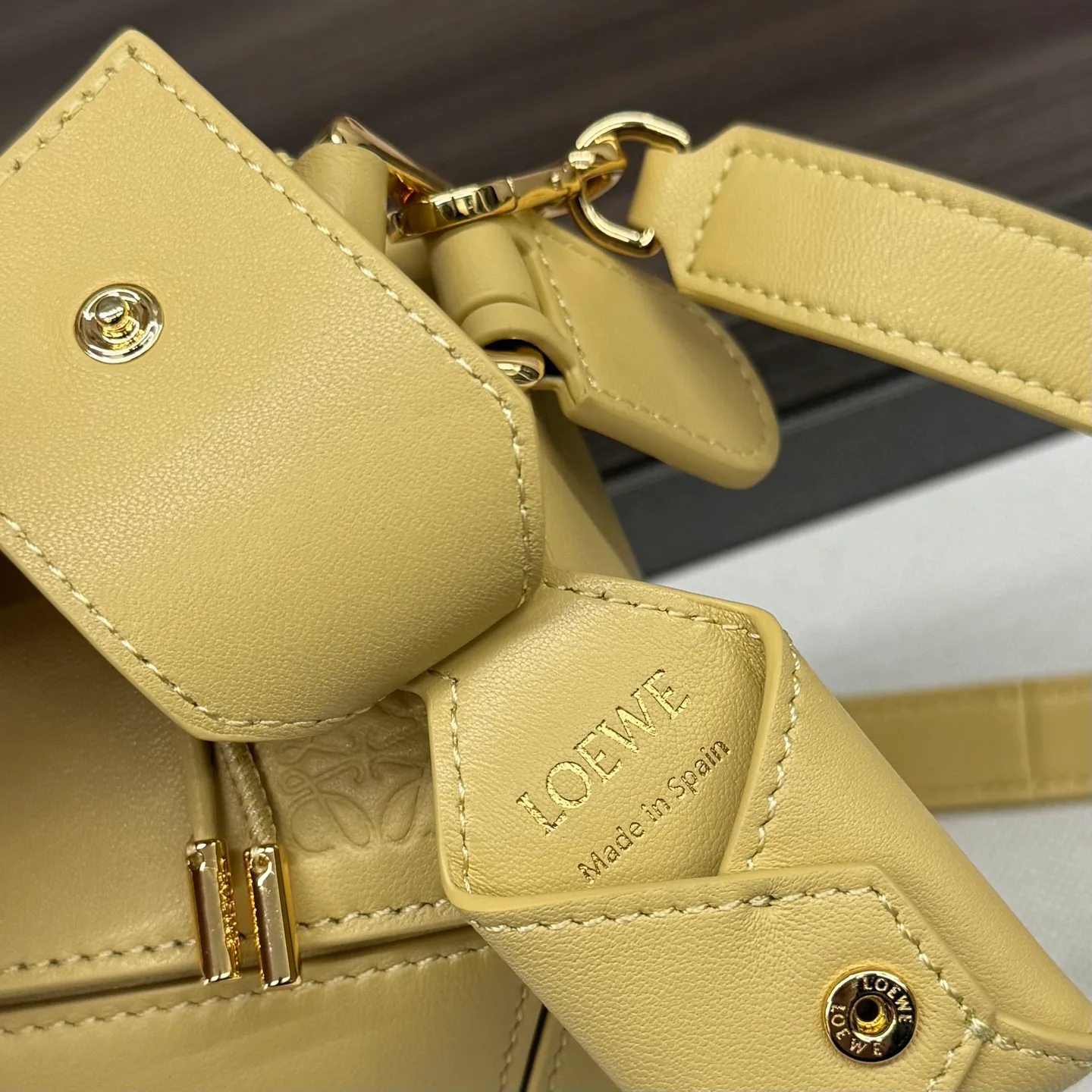 Women's Classic Handbags LOEWE 17270386