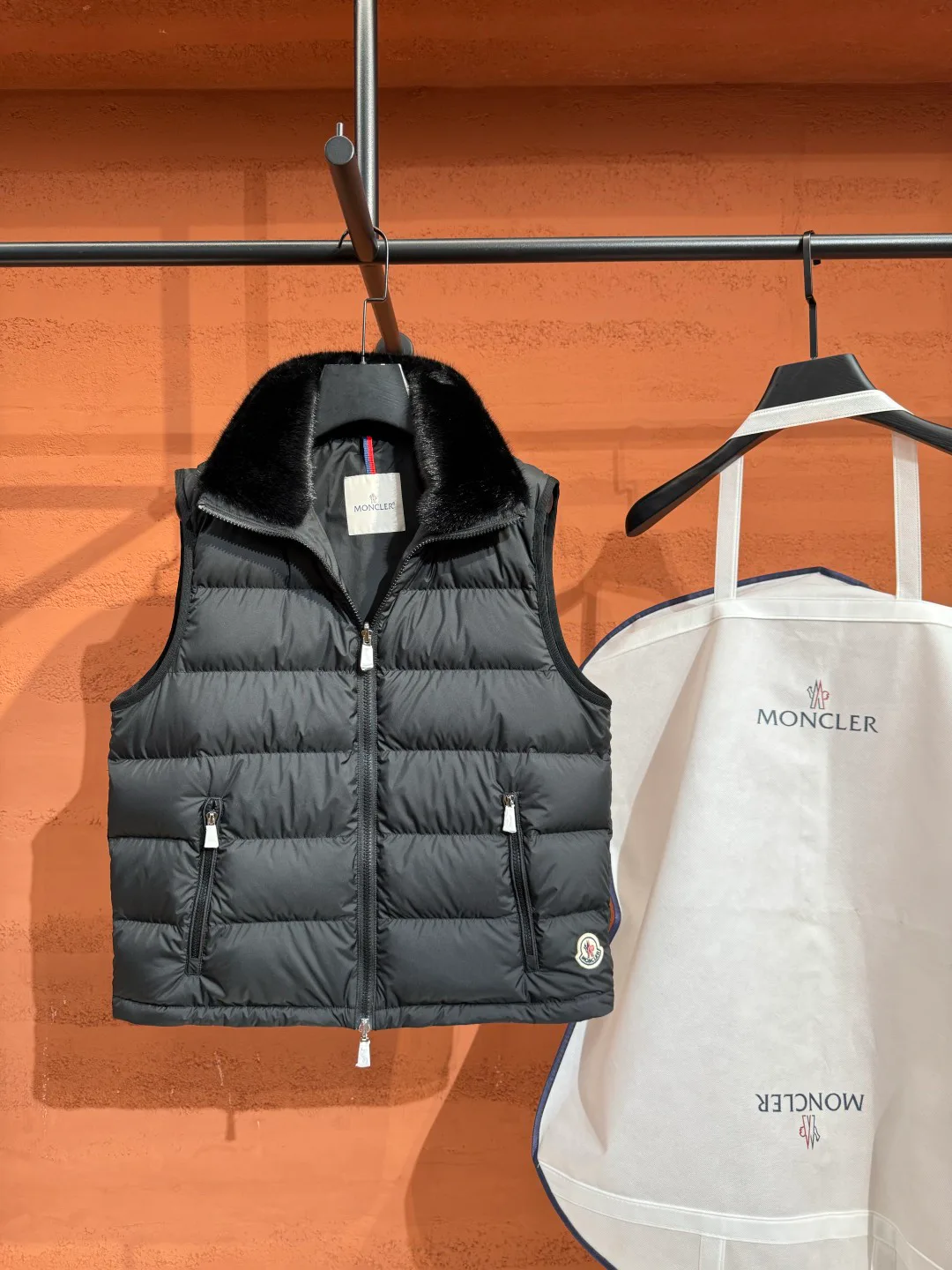 Women's Jackets And Down Jackets MONCLER 19579919
