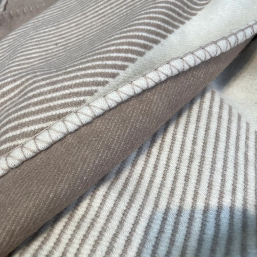 Textiles HERMES 17992443