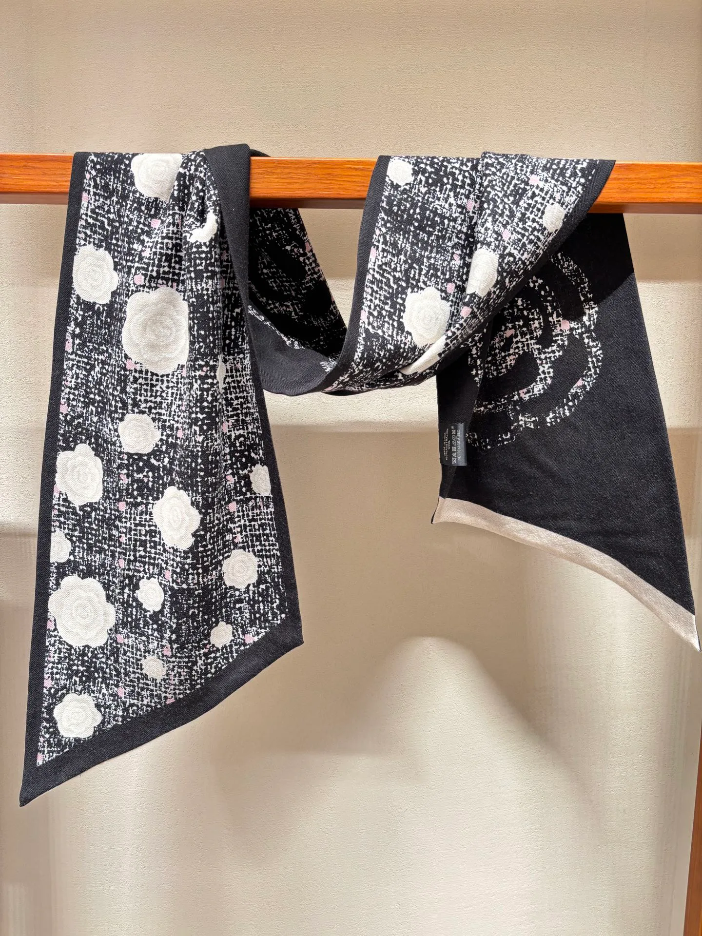 Scarves CHANEL 18093440